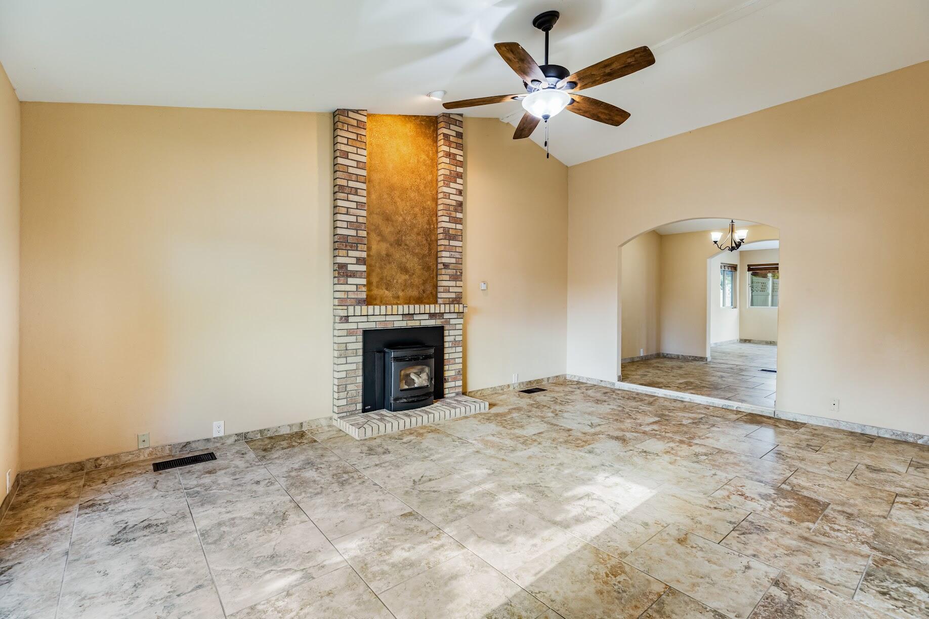 Photo 19 — 5612 Chelwood Park Boulevard NE