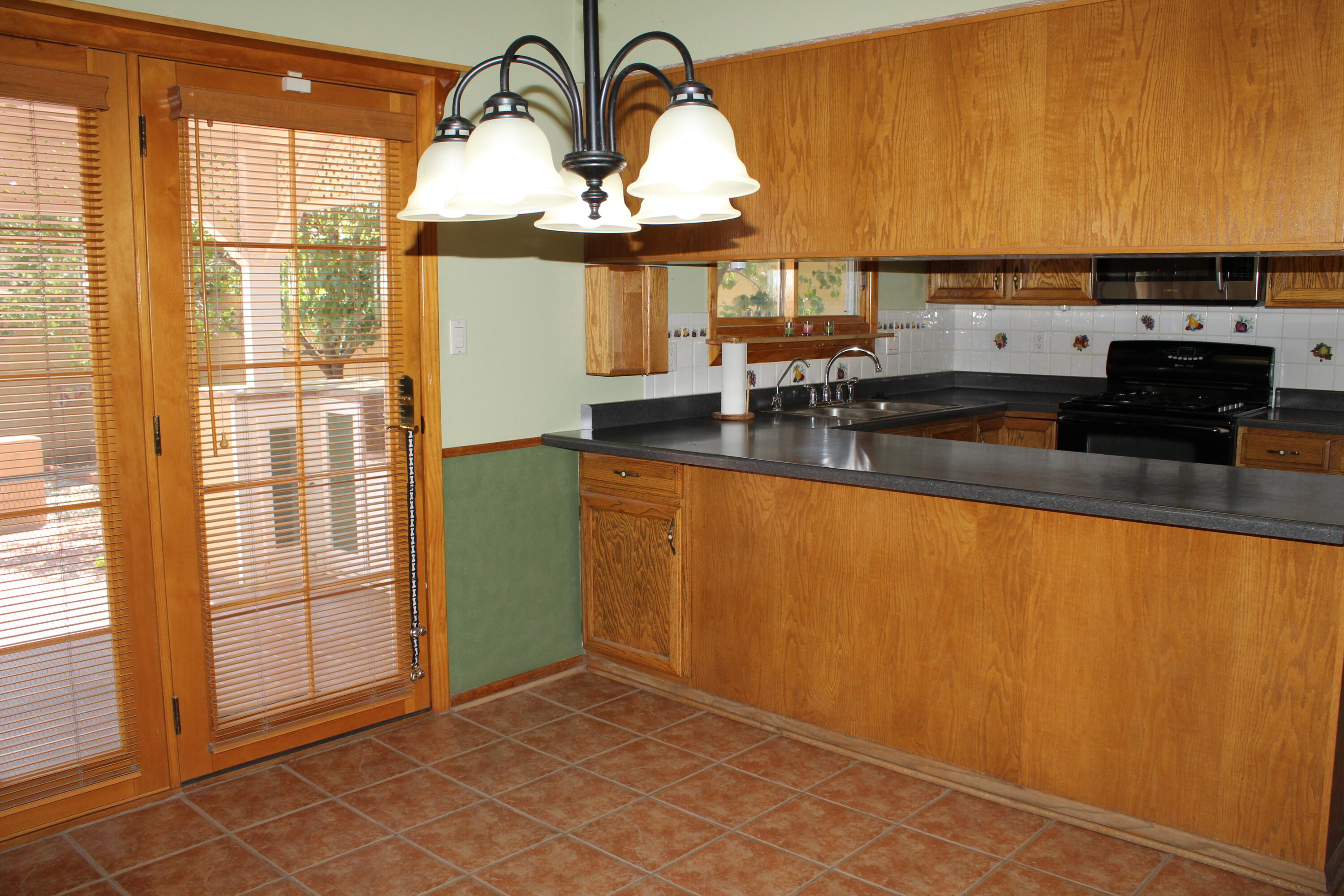 Photo 12 — 5900 Tioga Road NW