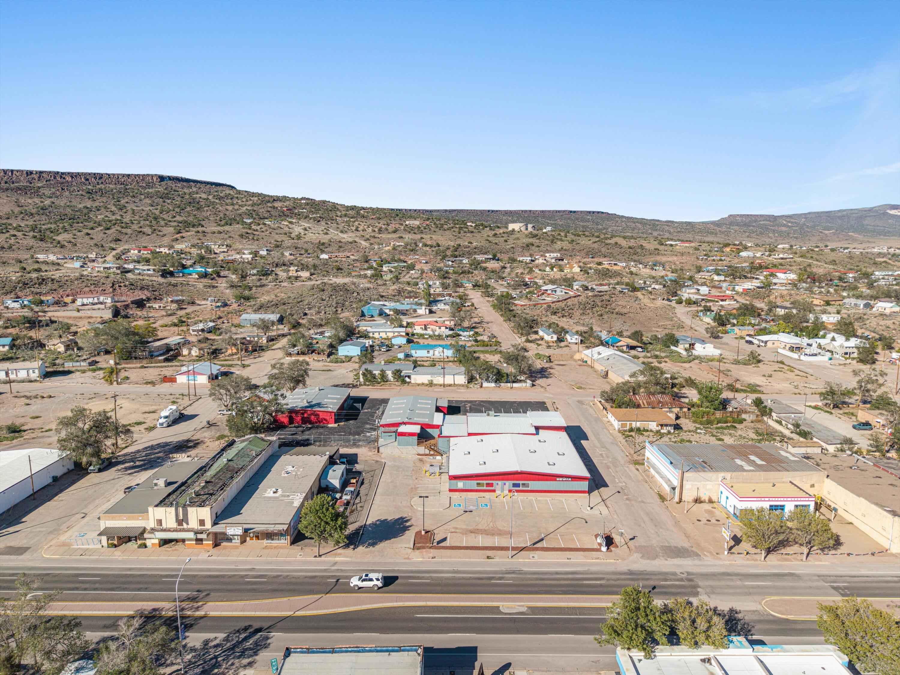 Photo 3 — 1000 W Santa Fe Avenue