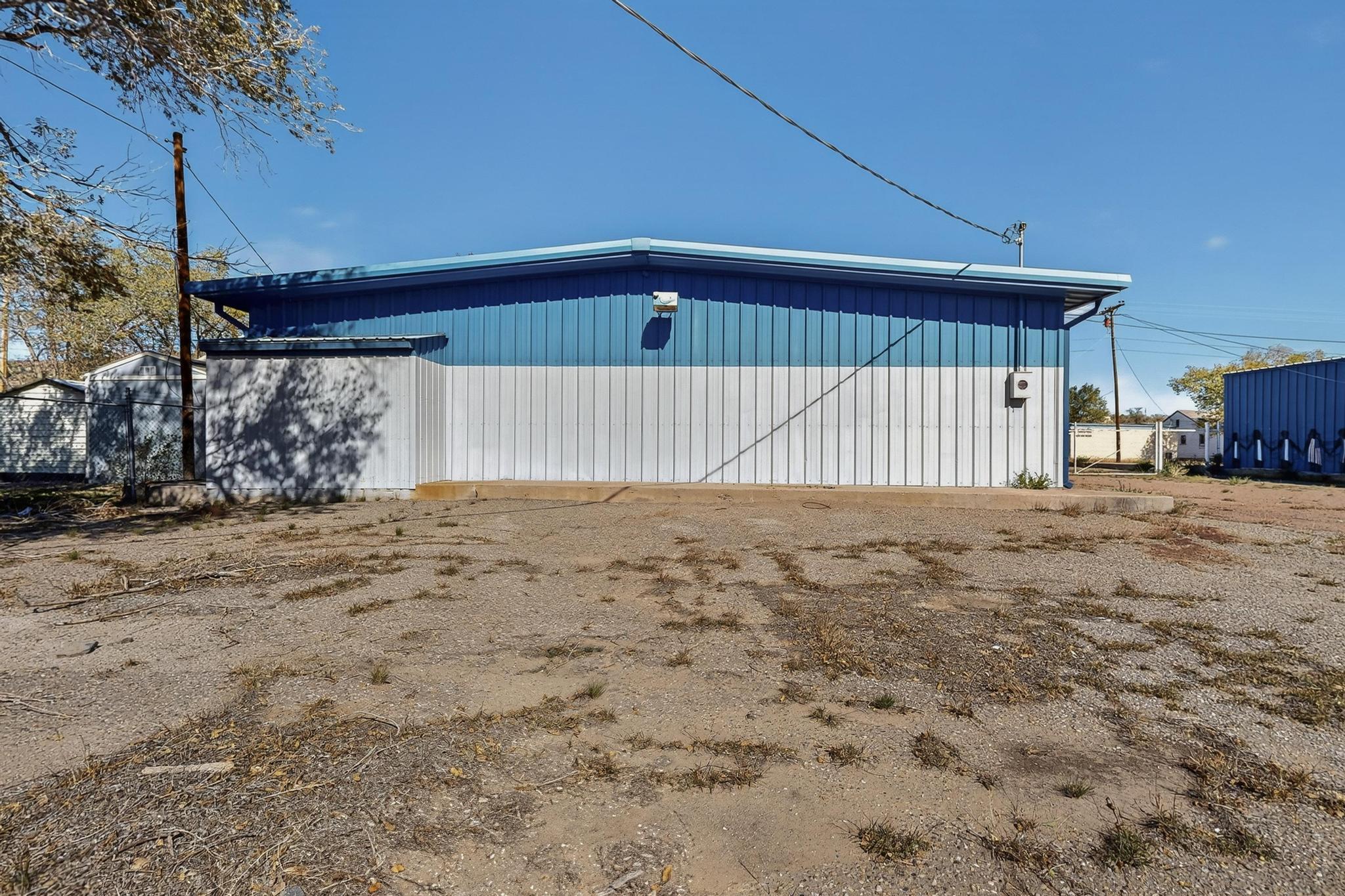 Photo 17 — 1000 W Santa Fe Avenue