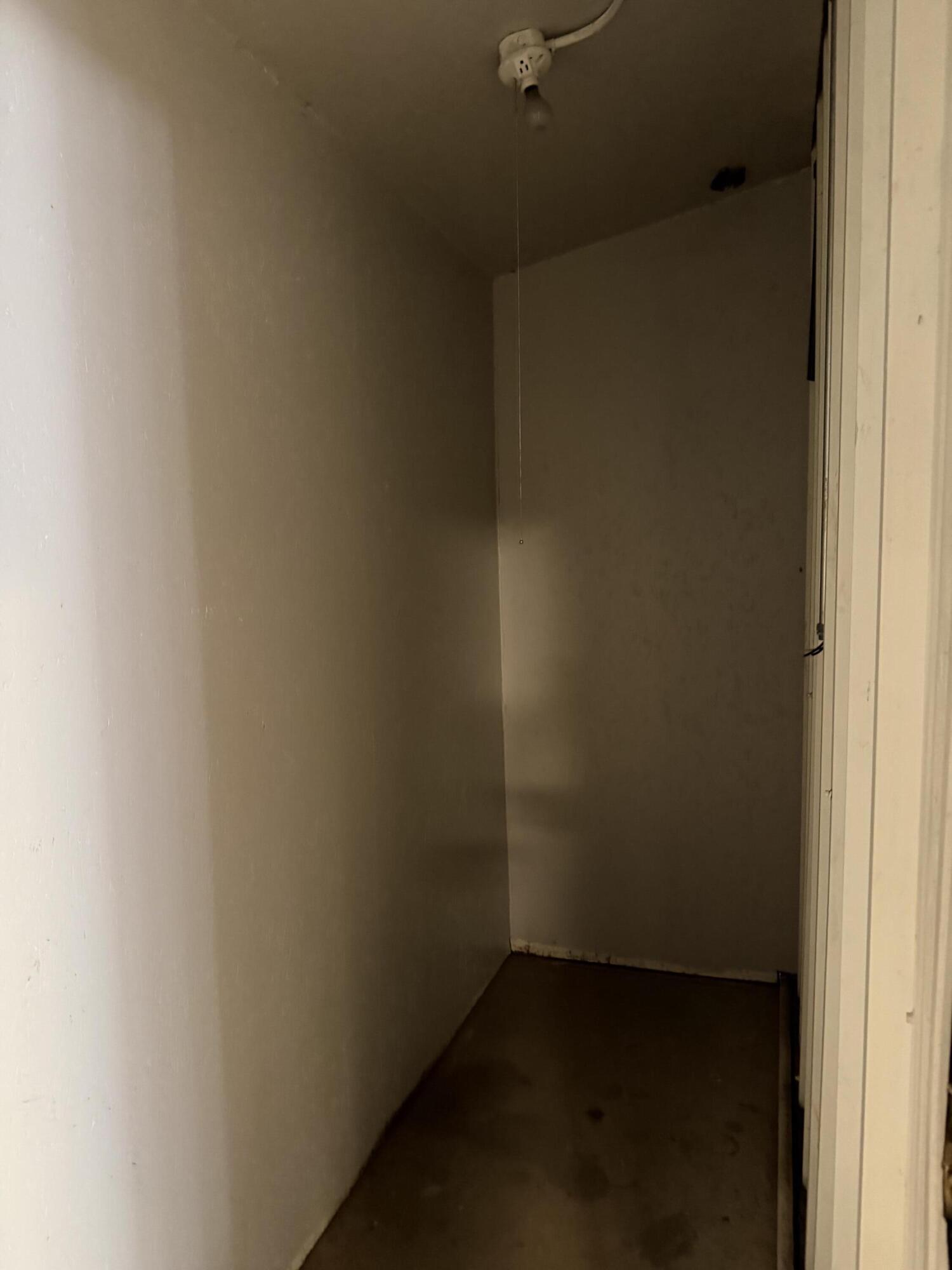 Photo 8 — 1011 W High Street