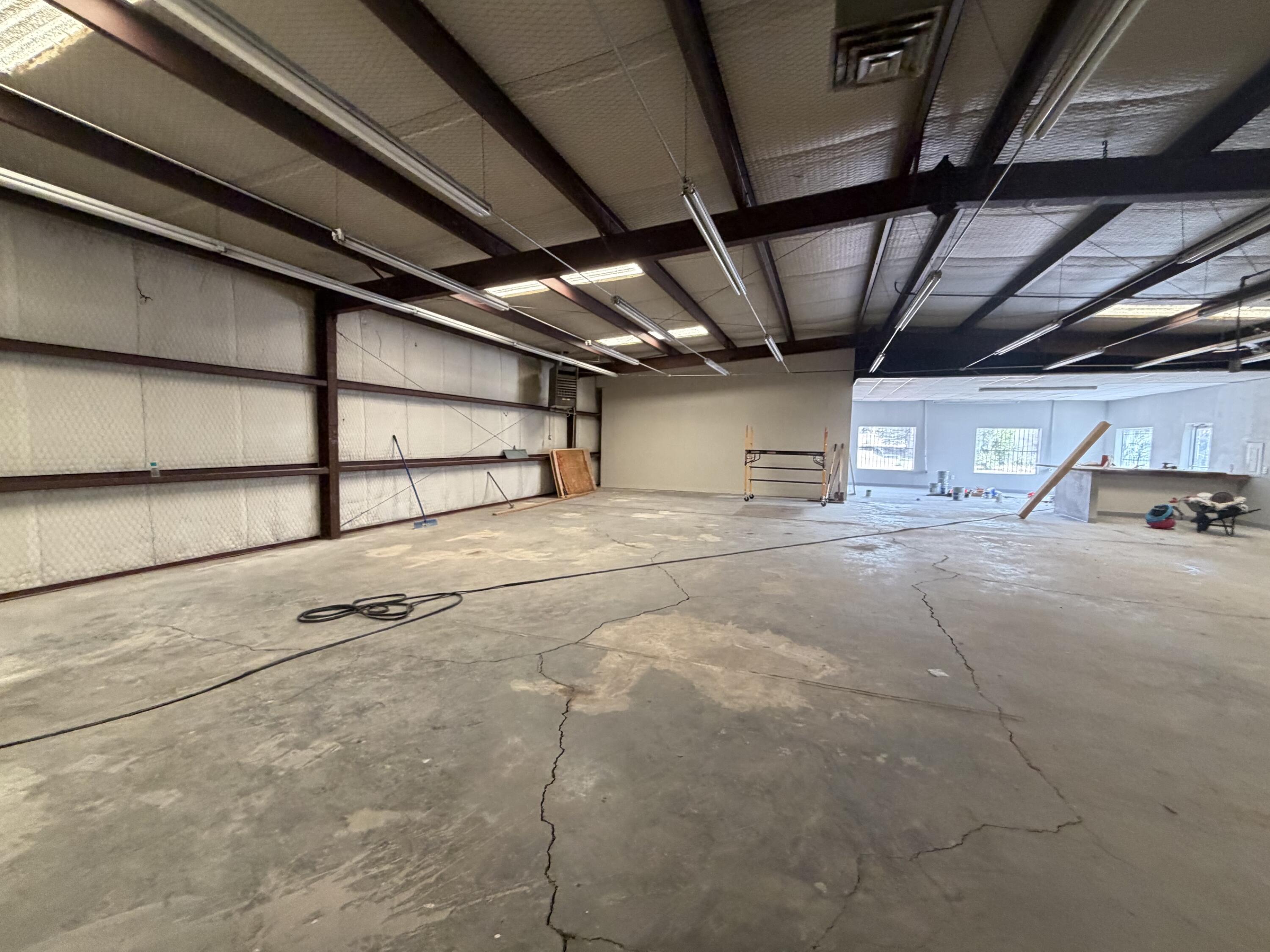 Photo 10 — 1011 W High Street