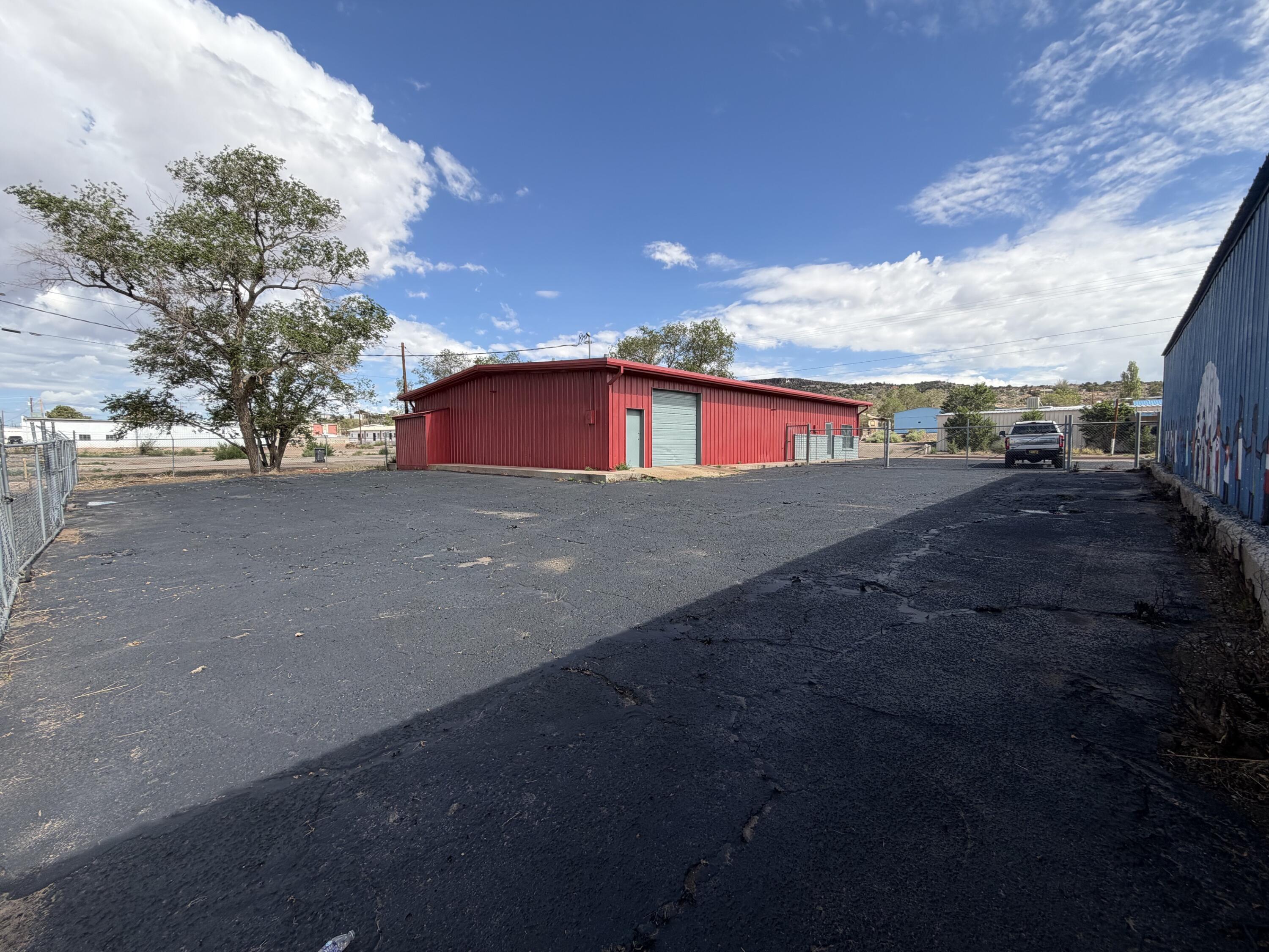 Photo 13 — 1011 W High Street