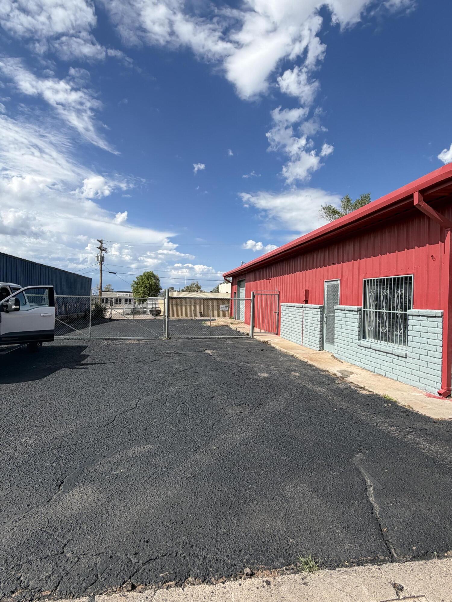 Photo 15 — 1011 W High Street