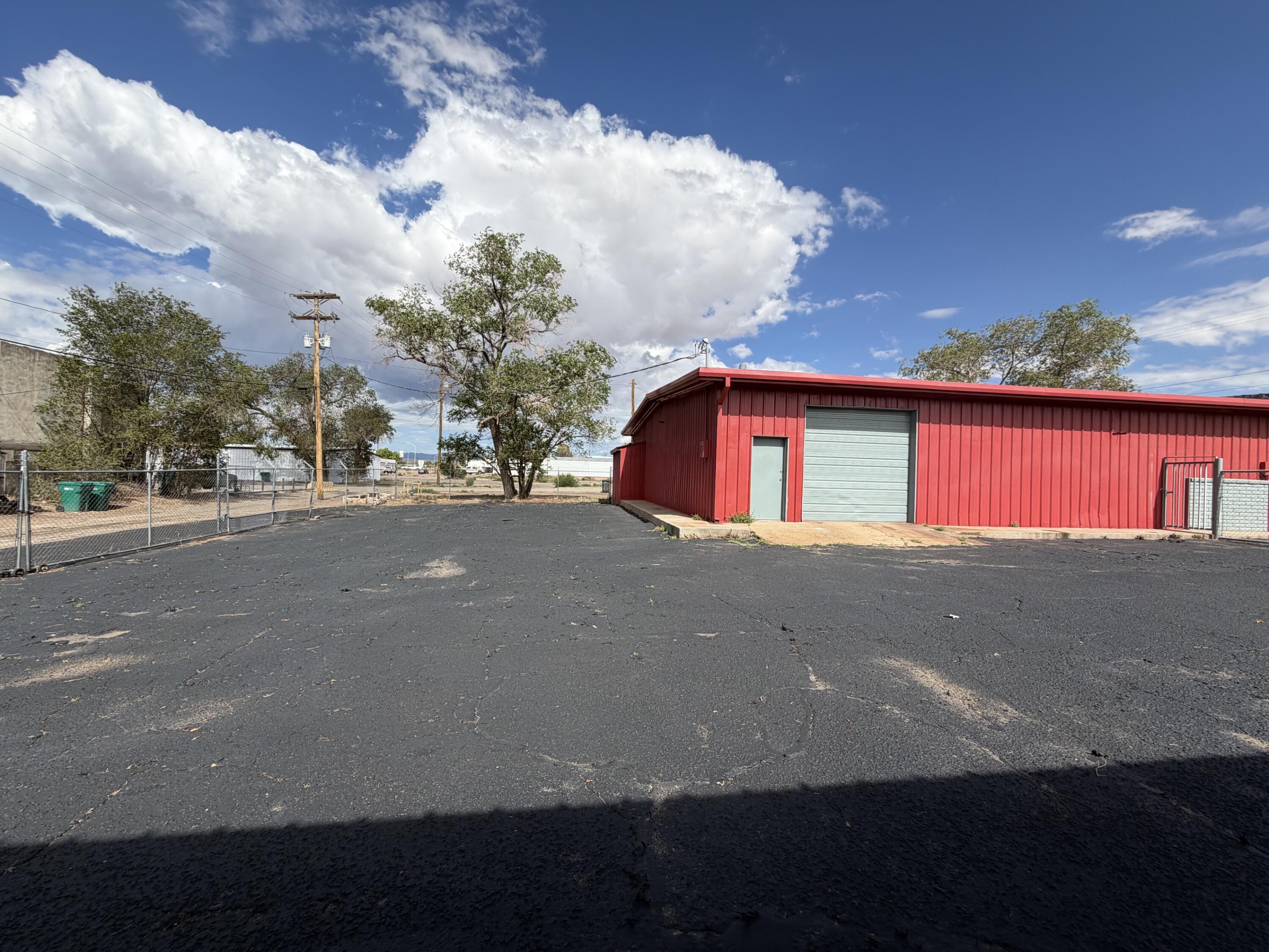 Photo 16 — 1011 W High Street