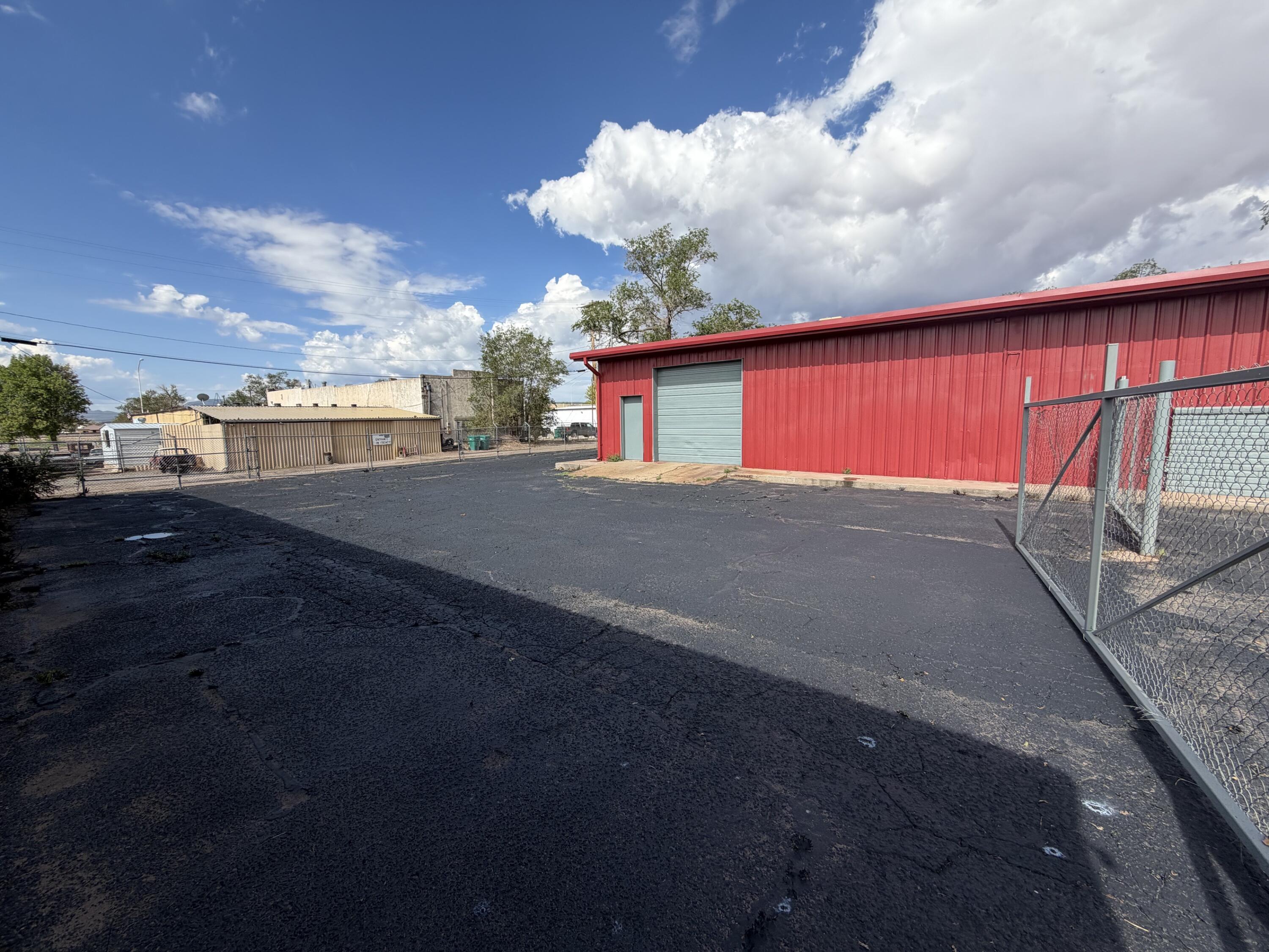 Photo 17 — 1011 W High Street