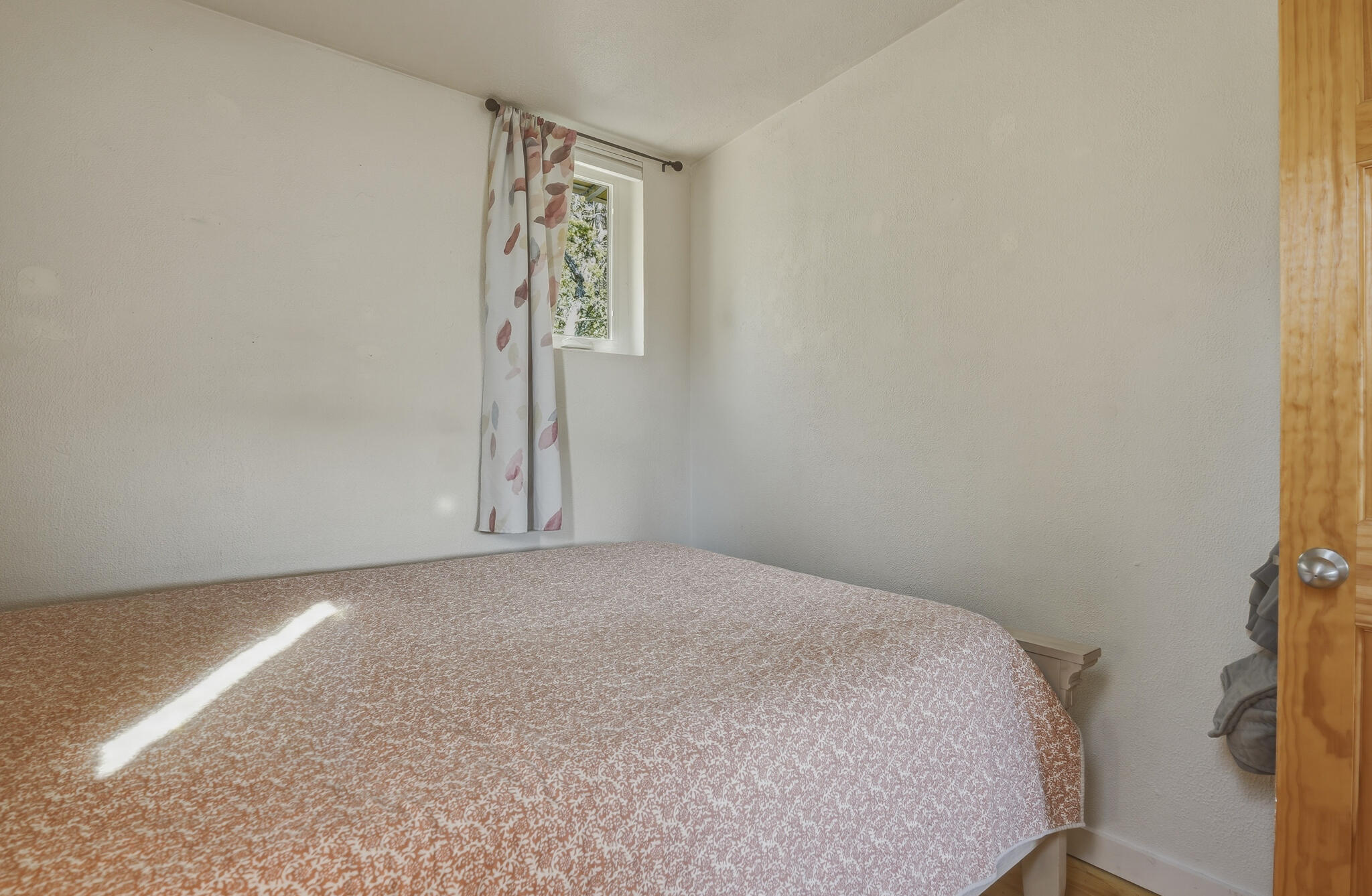 Photo 4 — 106 Mountain Valley Drive