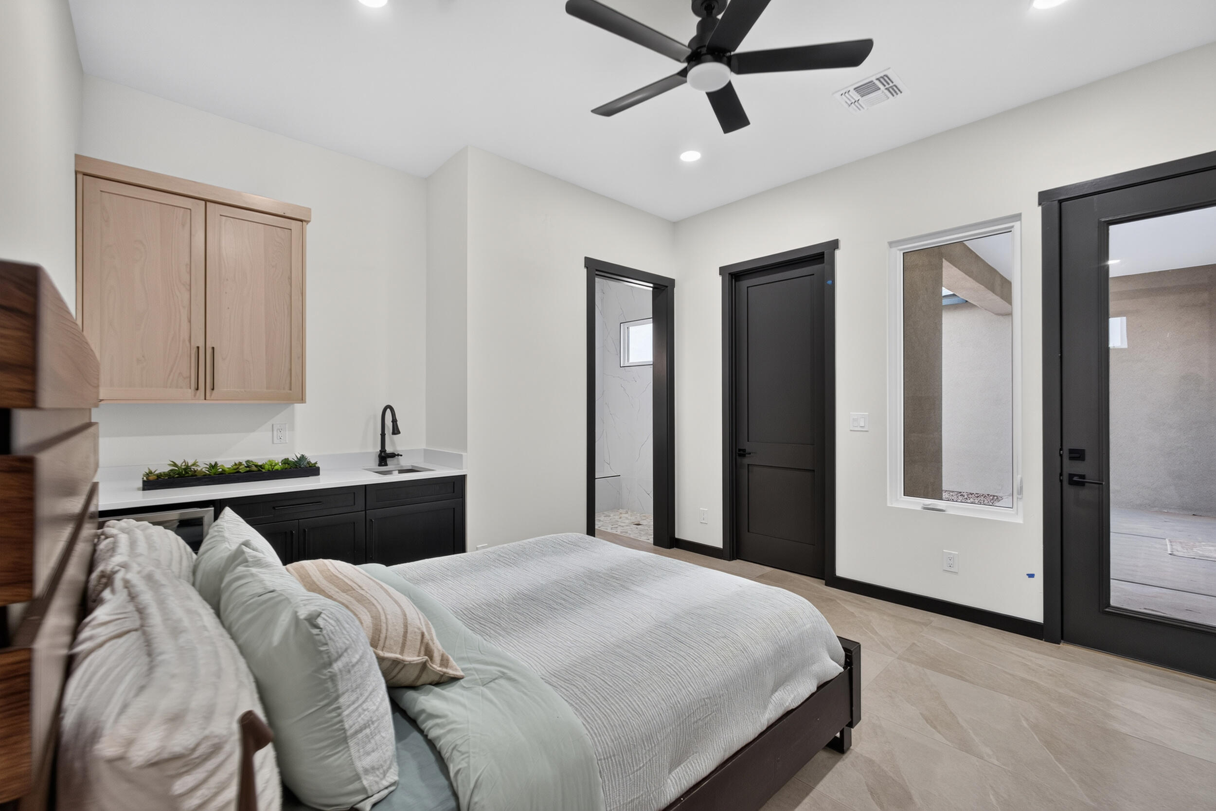 Photo 6 — 1425 6th Street SE