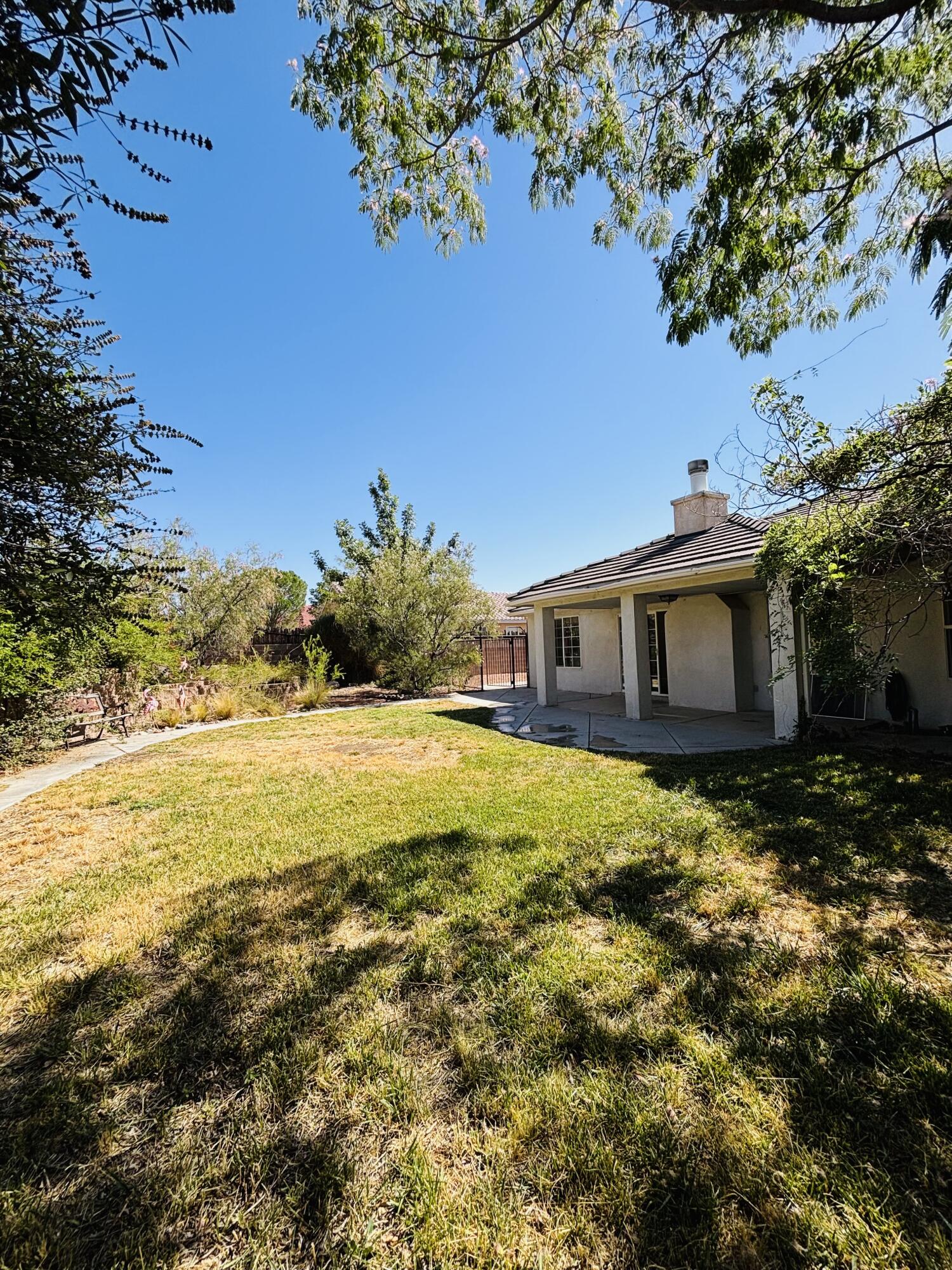Photo 7 — 2417 Manzano Loop NE
