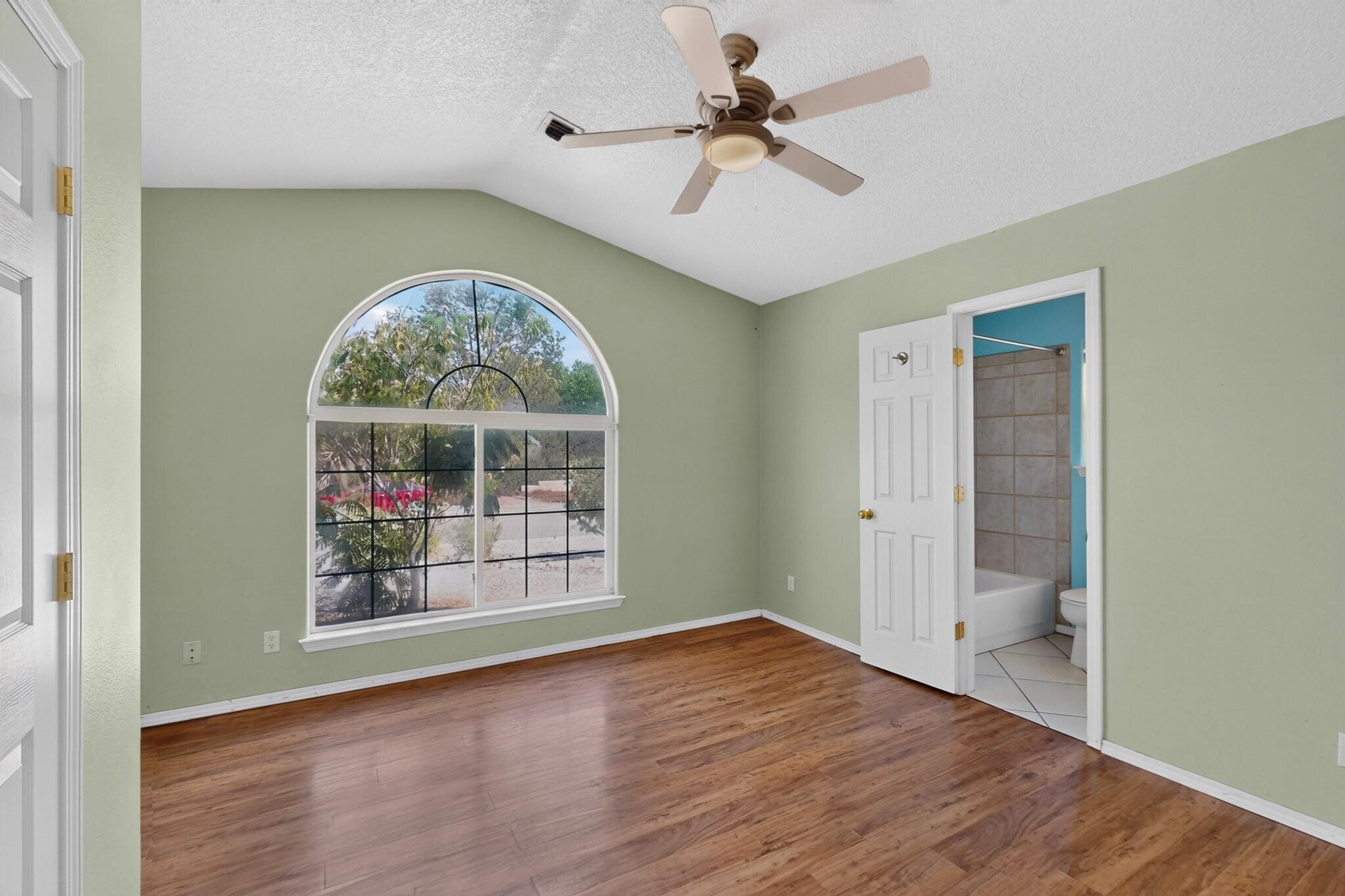 Photo 20 — 2417 Manzano Loop NE