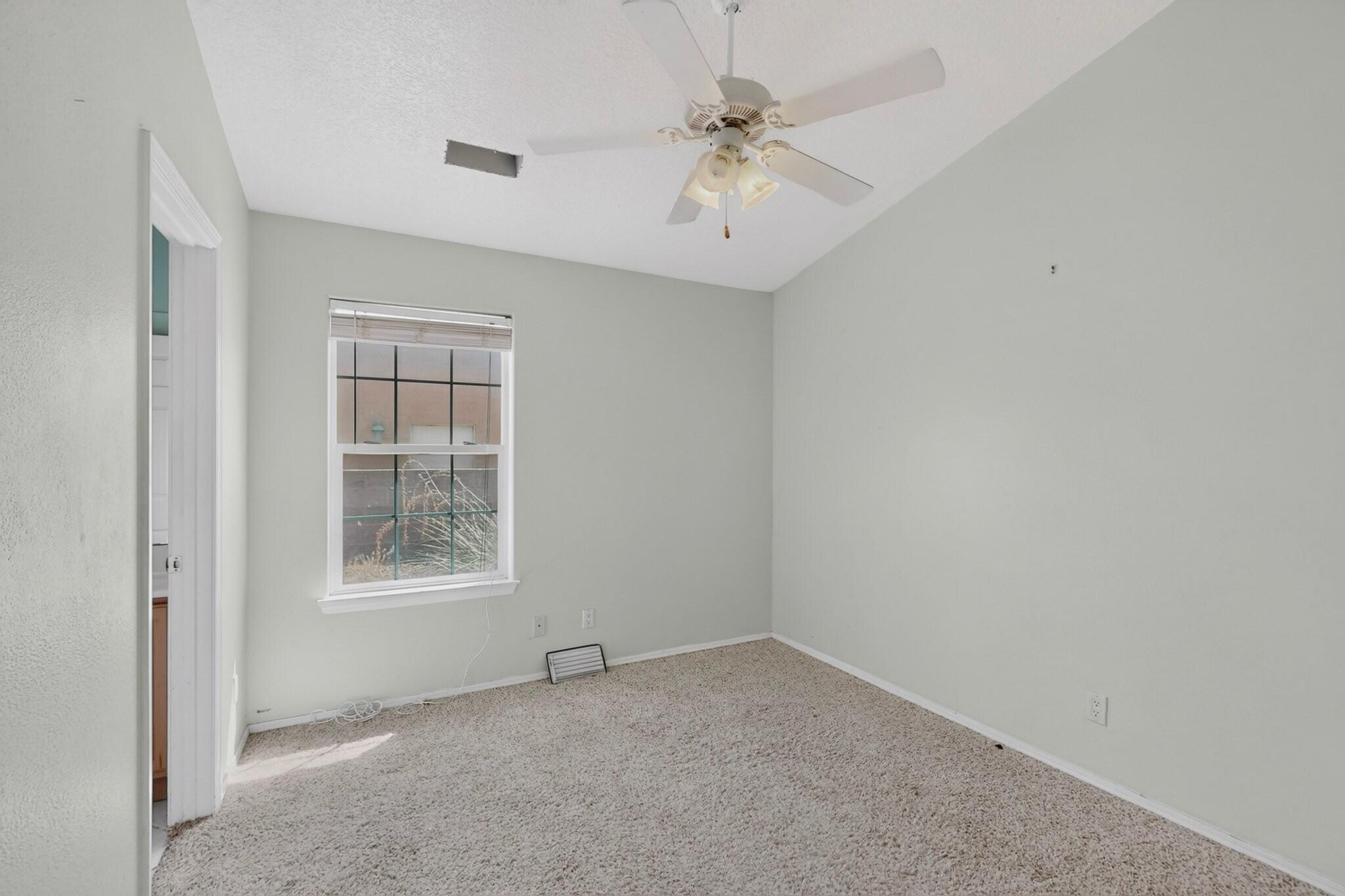 Photo 15 — 2417 Manzano Loop NE