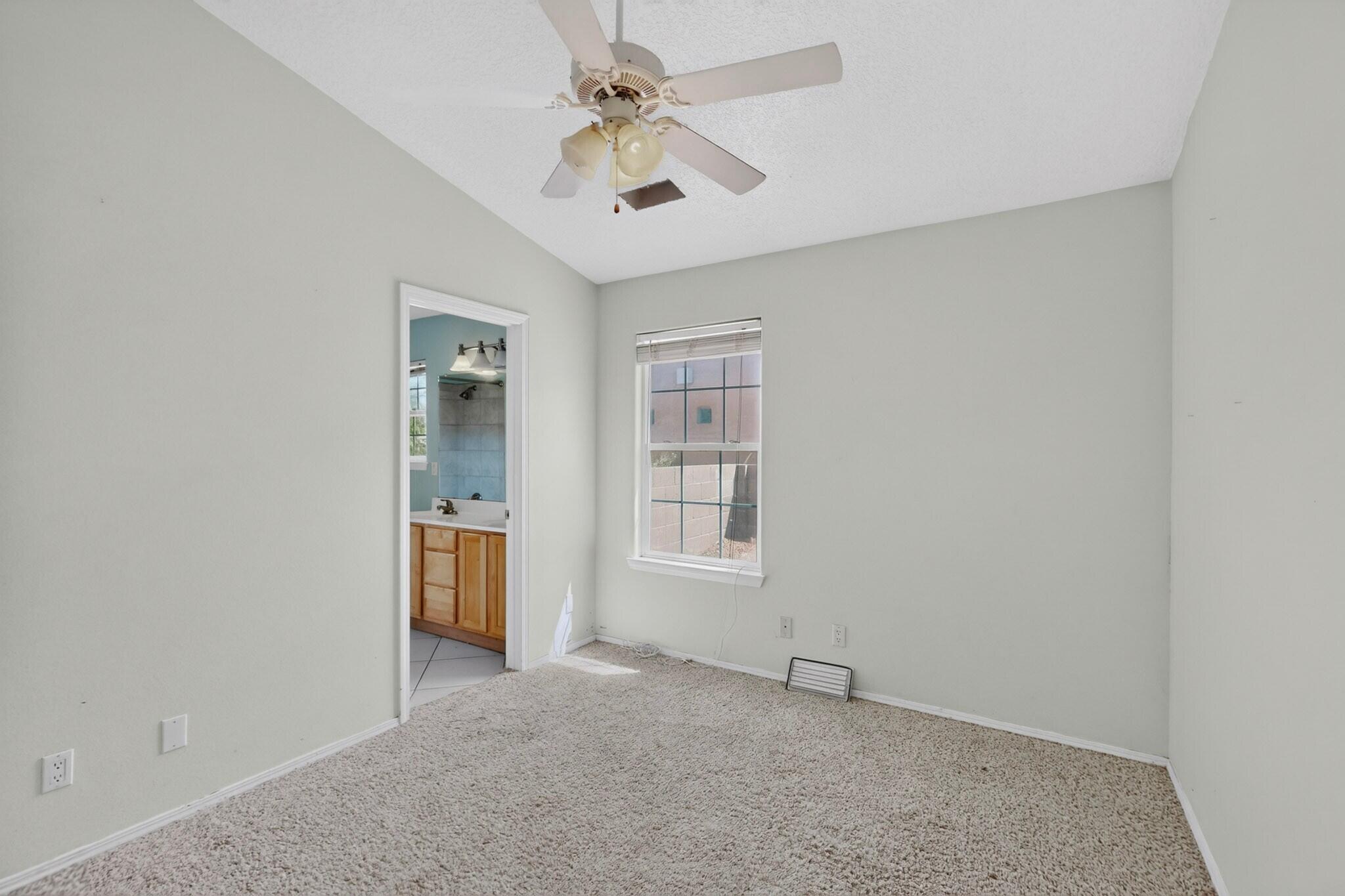 Photo 14 — 2417 Manzano Loop NE