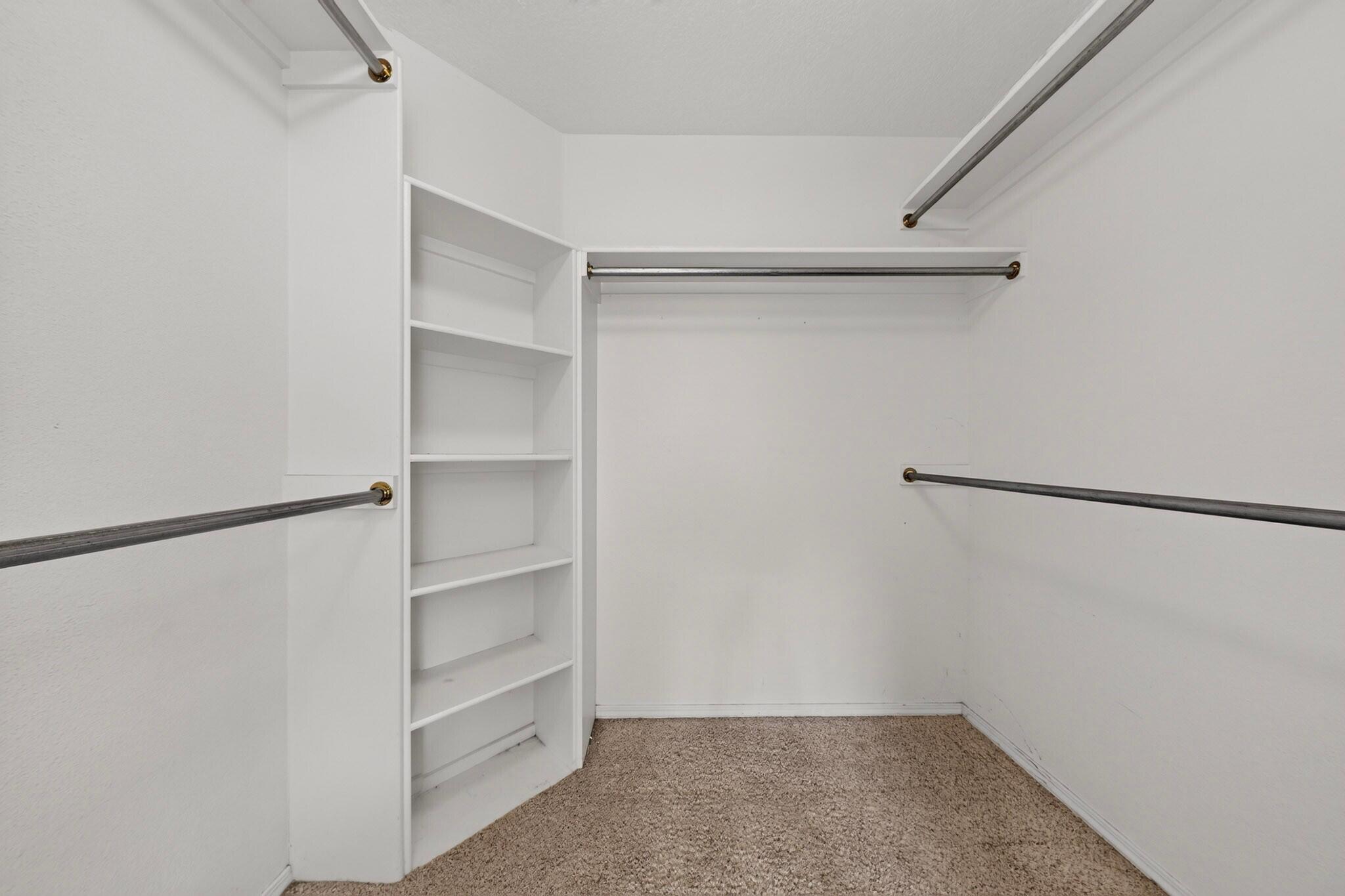 Photo 12 — 2417 Manzano Loop NE