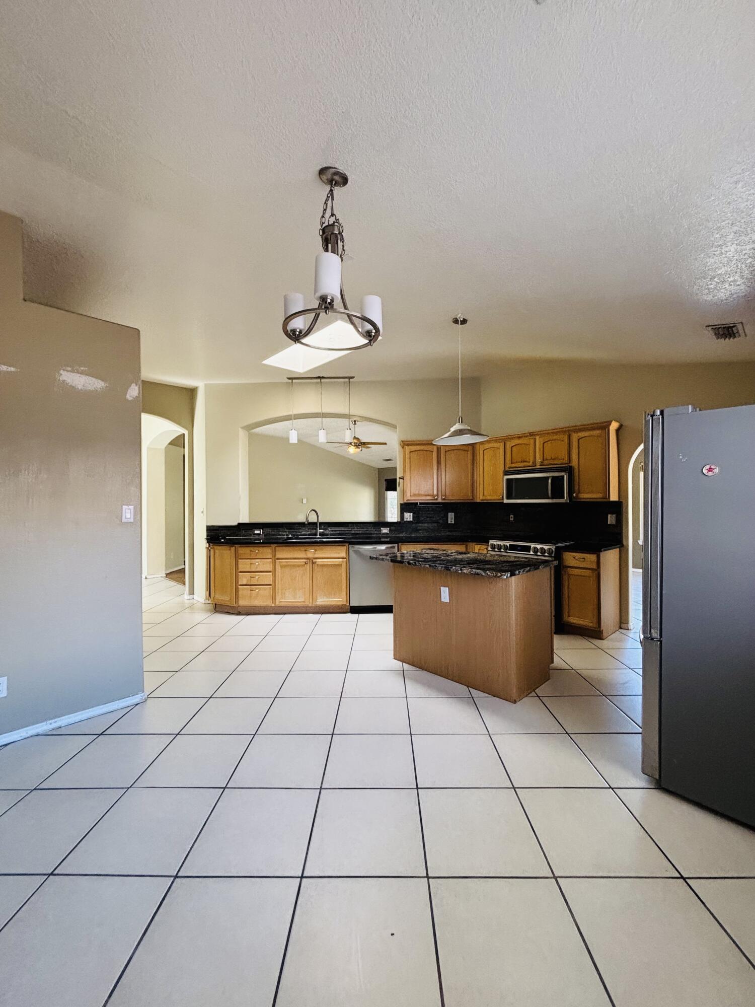 Photo 13 — 2417 Manzano Loop NE