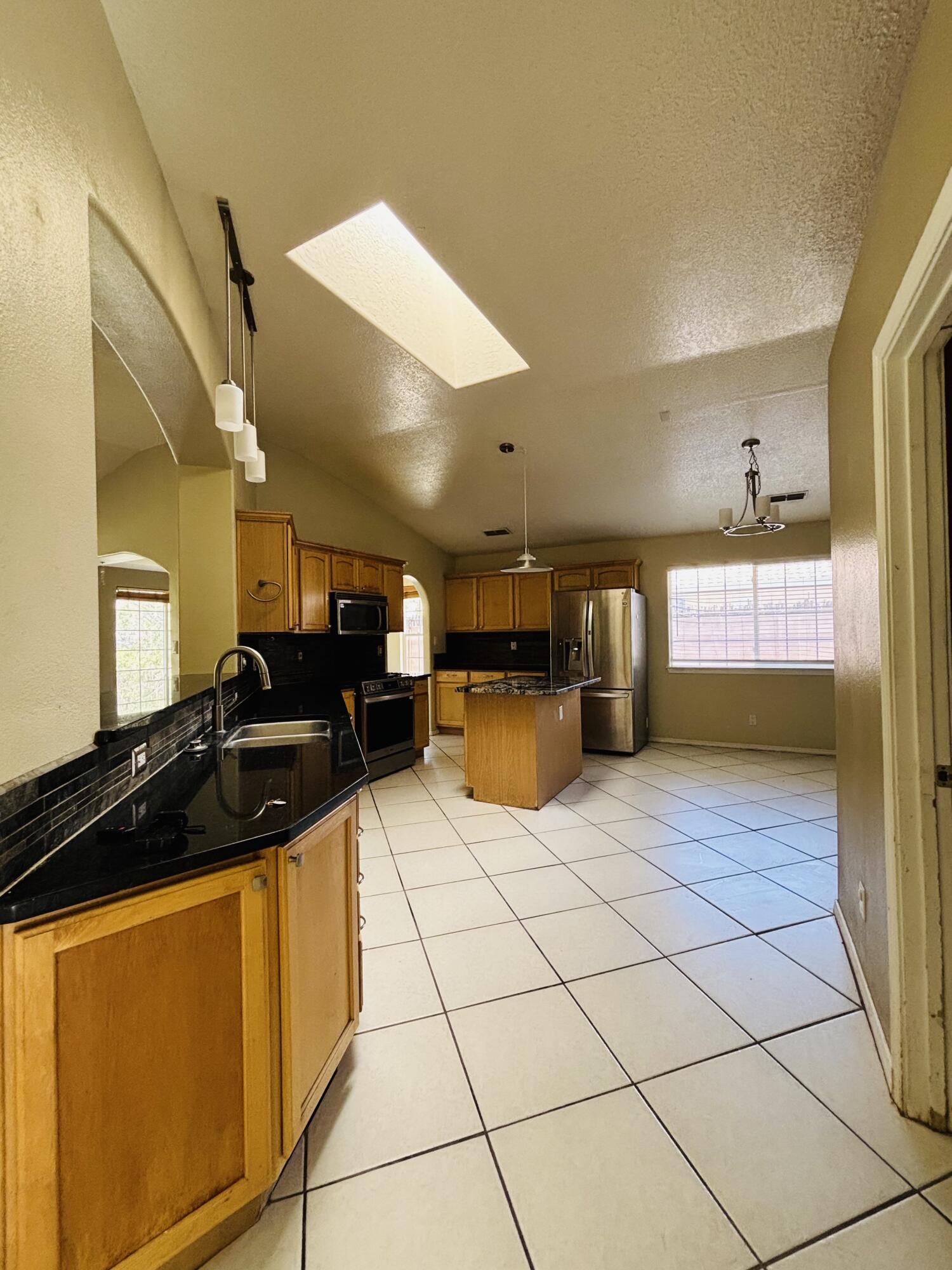 Photo 14 — 2417 Manzano Loop NE