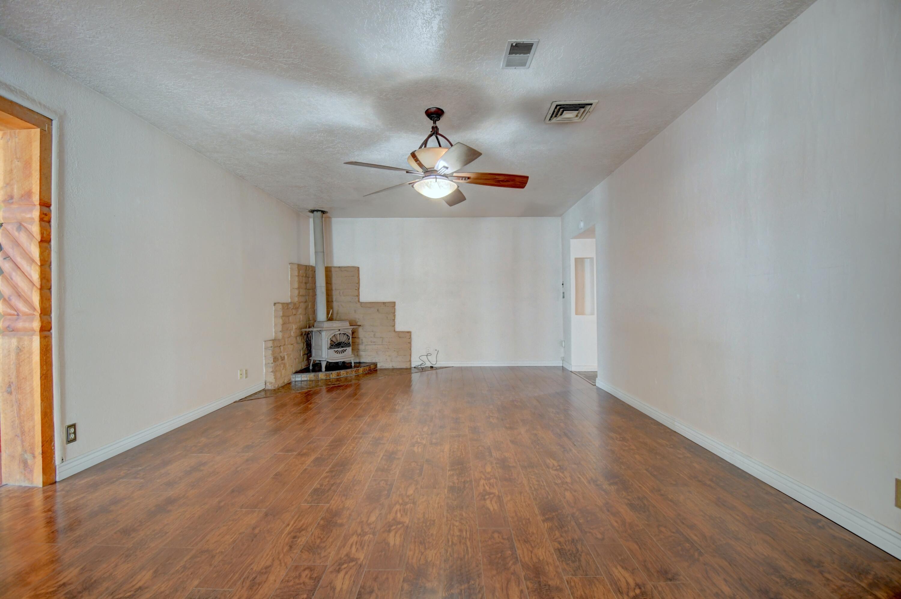Photo 7 — 1141 Tapia Boulevard SW