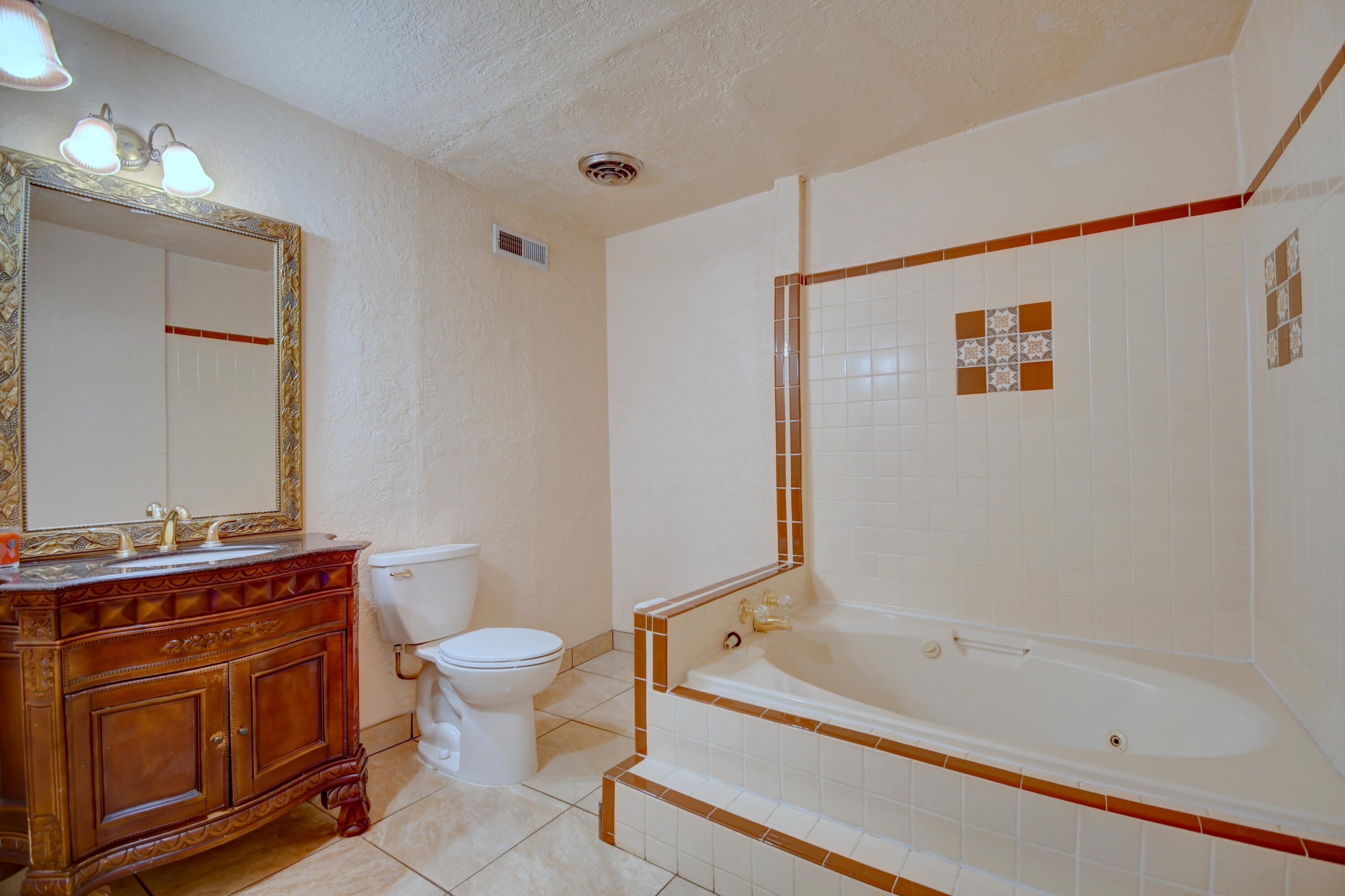 Photo 12 — 1141 Tapia Boulevard SW