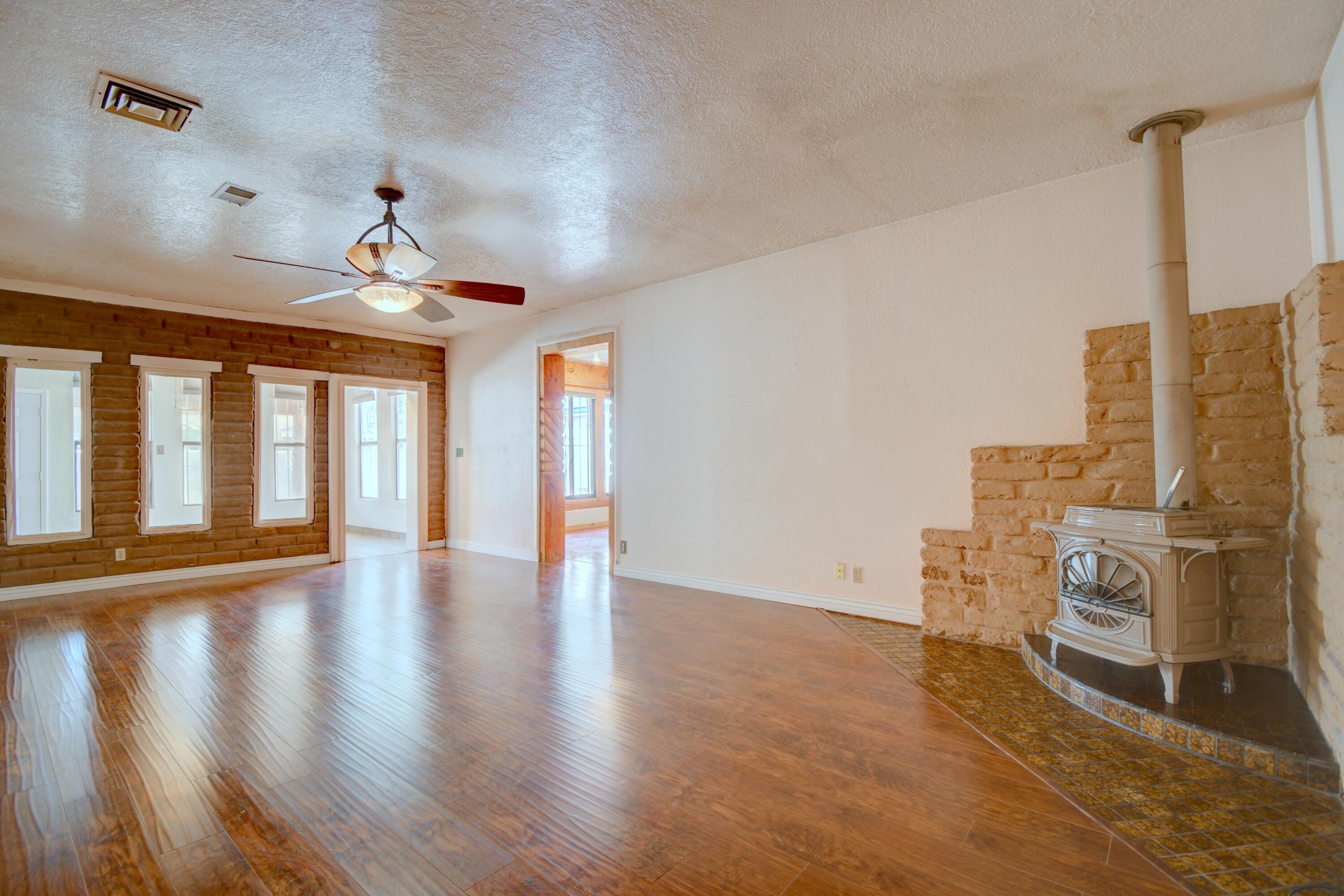 Photo 6 — 1141 Tapia Boulevard SW
