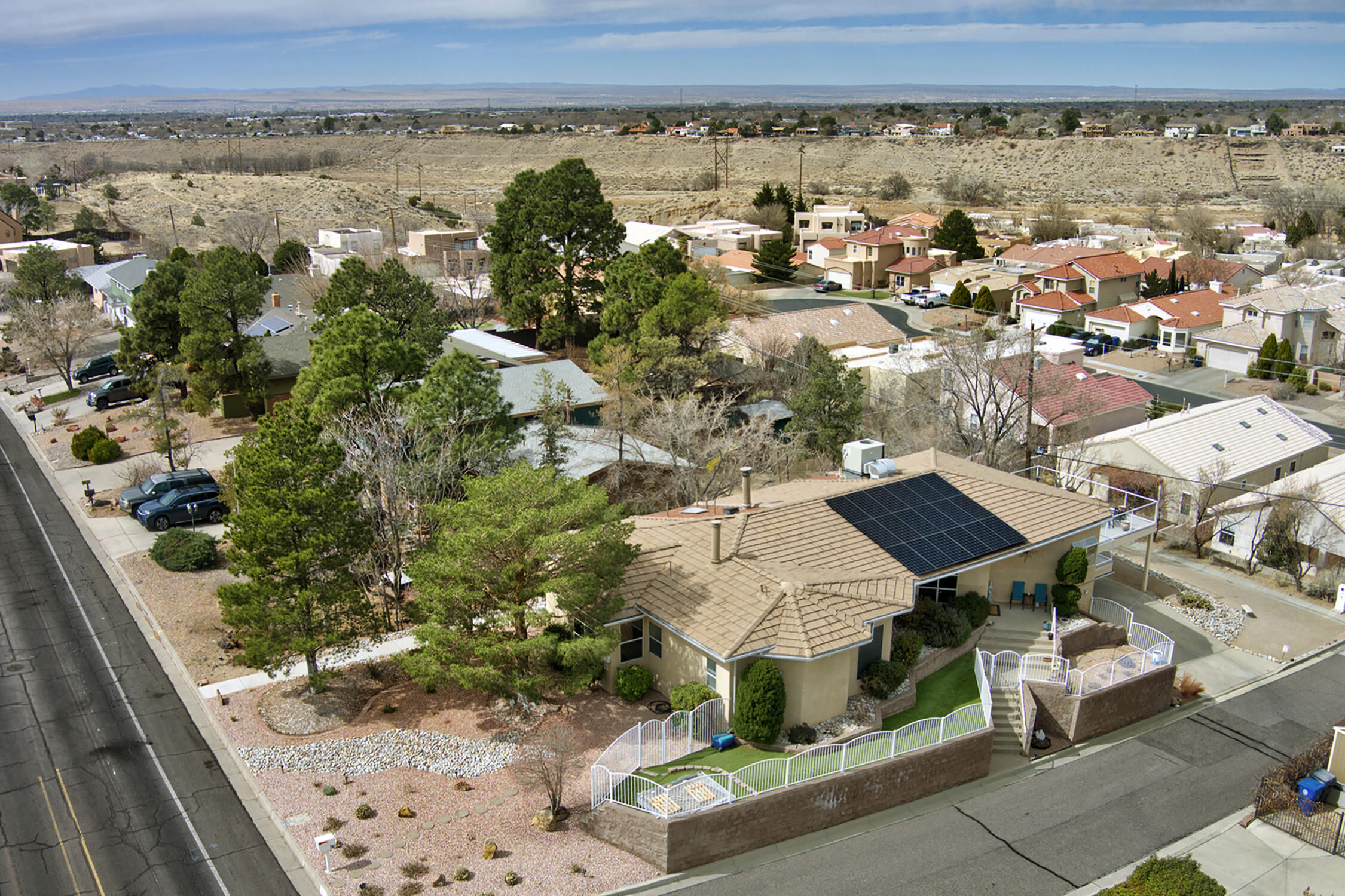 Photo 9 — 701 Stagecoach Road SE