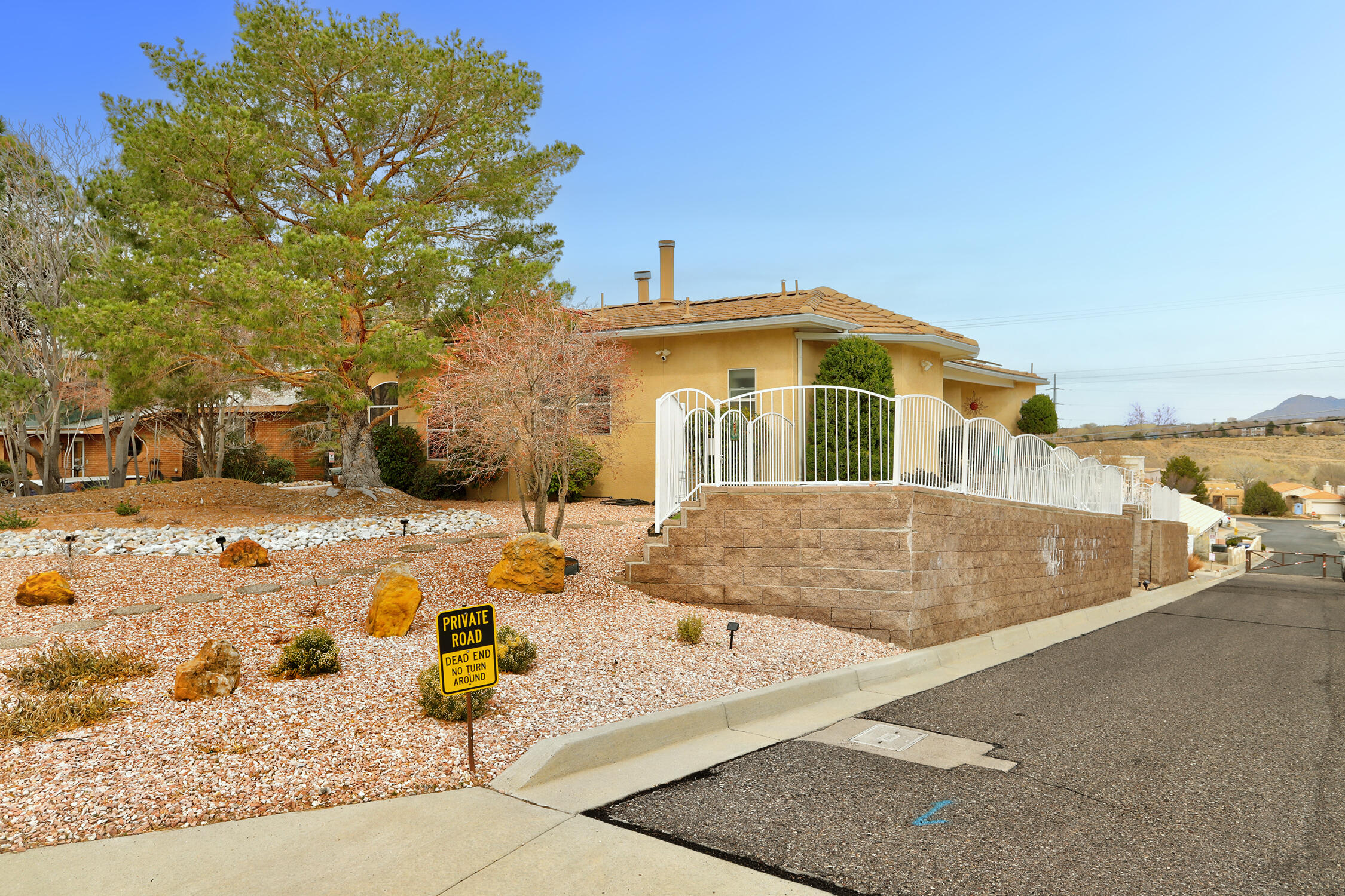 Photo 4 — 701 Stagecoach Road SE
