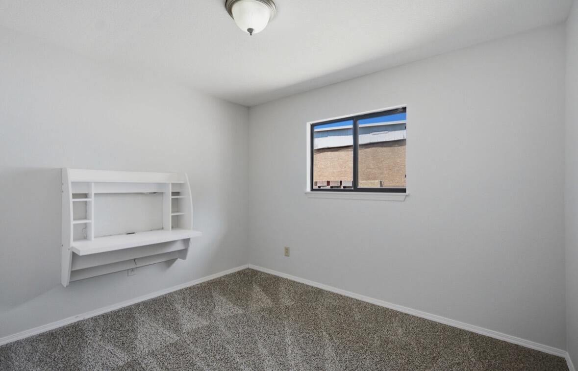 Photo 9 — 1906 Adonis Court NE