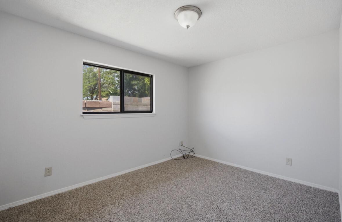 Photo 8 — 1906 Adonis Court NE
