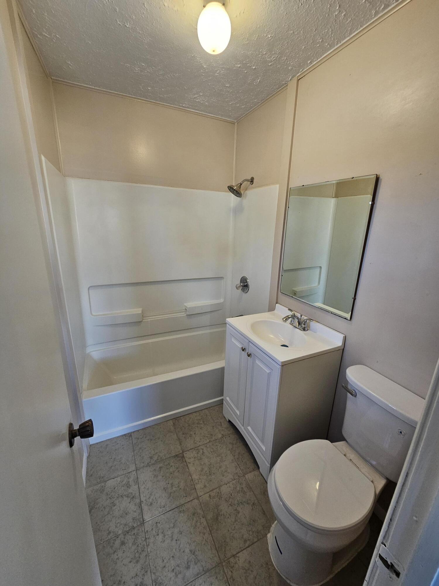 Photo 3 — 338 Thurston Lane