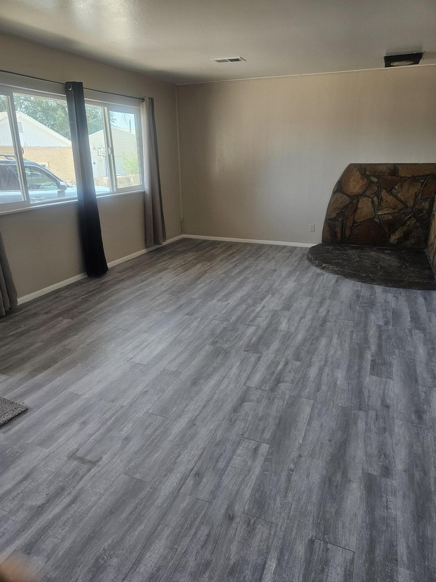 Photo 11 — 338 Thurston Lane