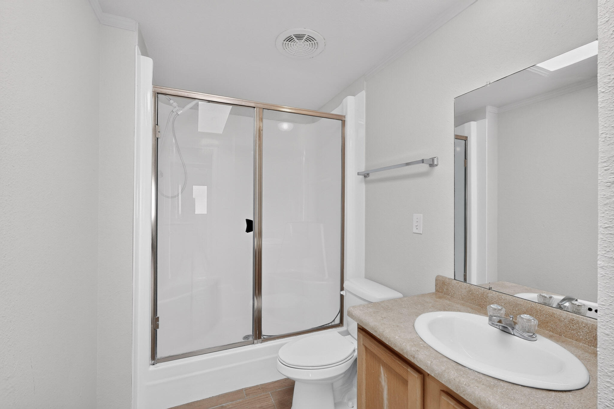 Photo 11 — 7201 Canary Lane NE