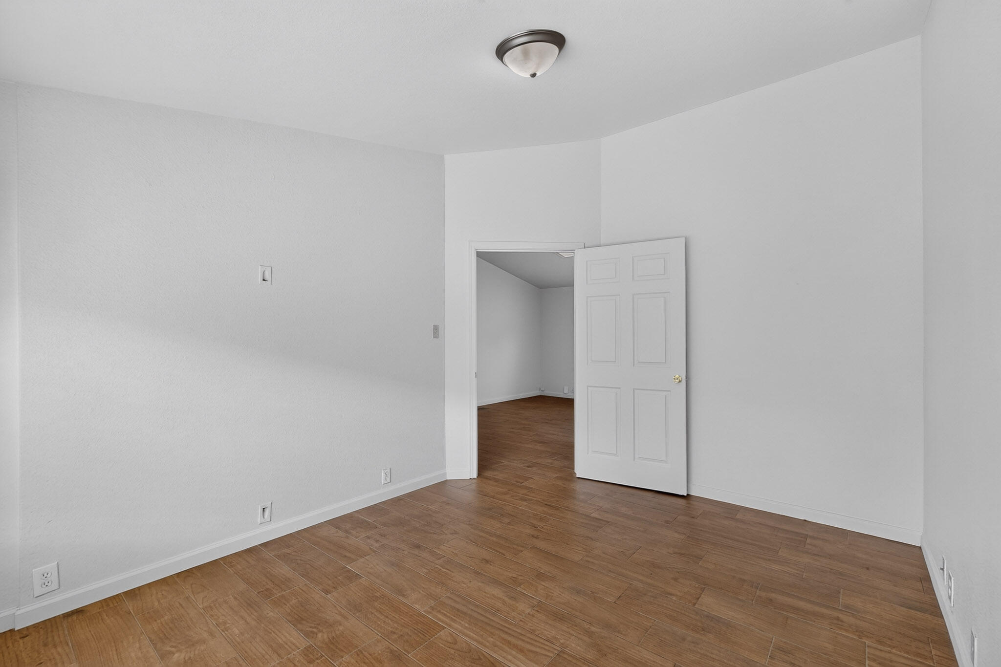 Photo 8 — 7201 Canary Lane NE