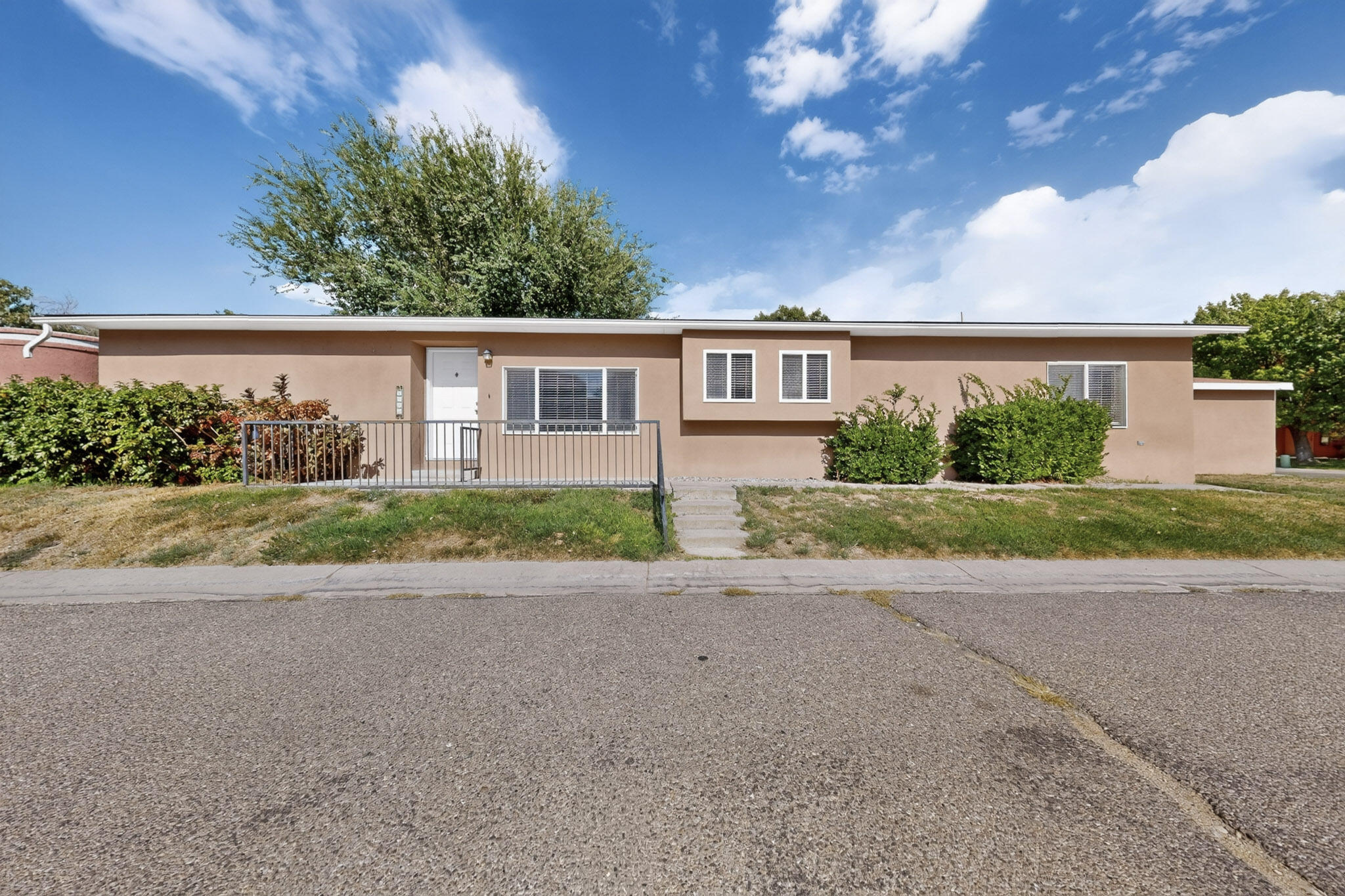 Photo 4 — 7201 Canary Lane NE