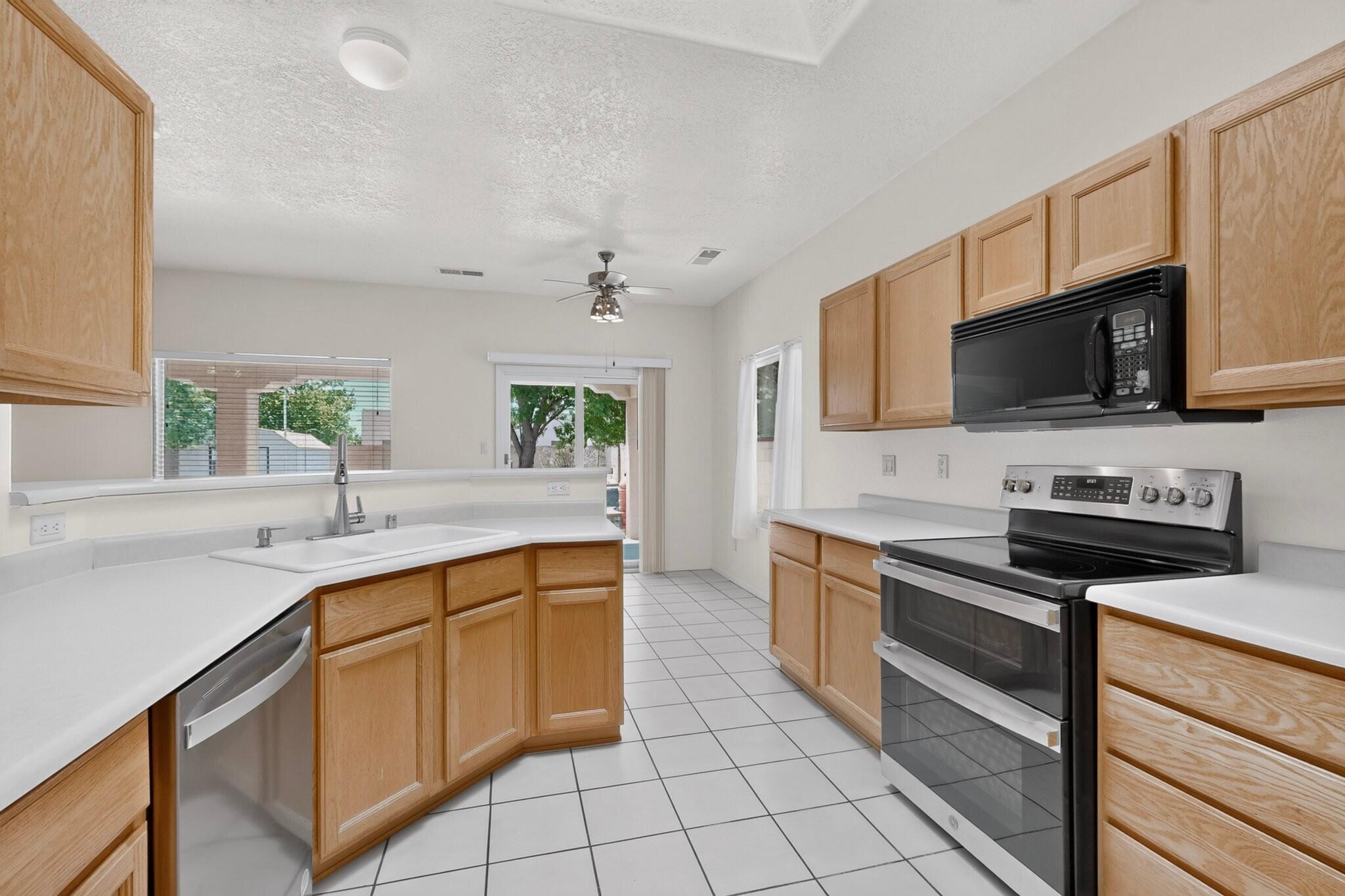 Photo 5 — 7100 Luz De La Luna Place NW