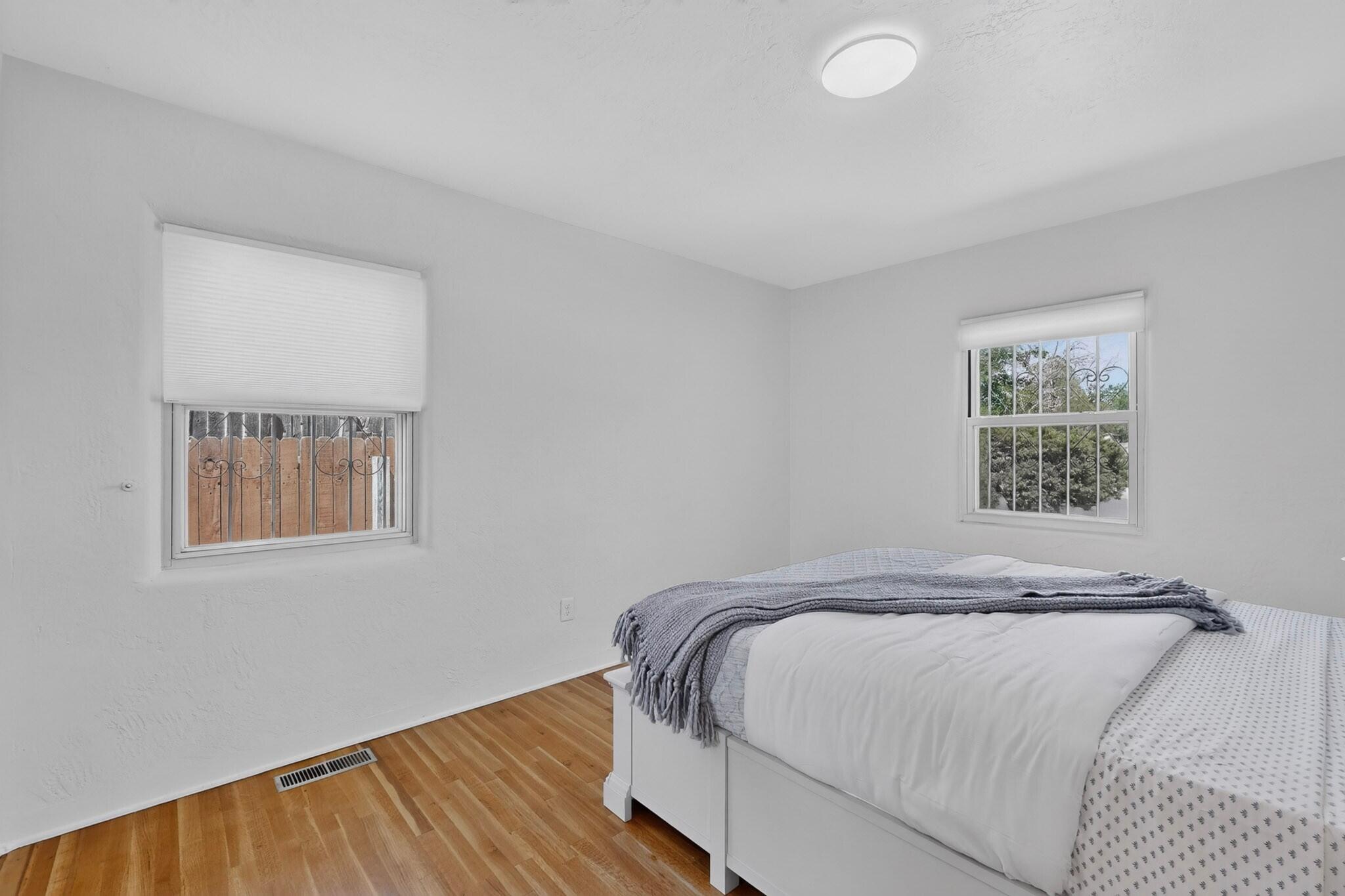 Photo 19 — 821 Cagua Drive SE