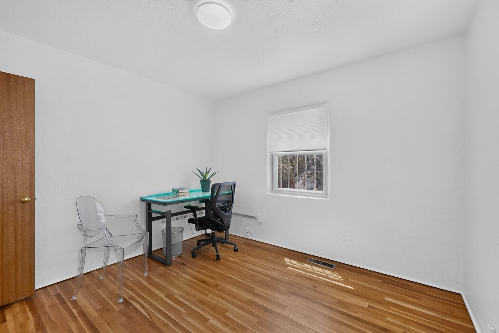 Photo 15 — 821 Cagua Drive SE