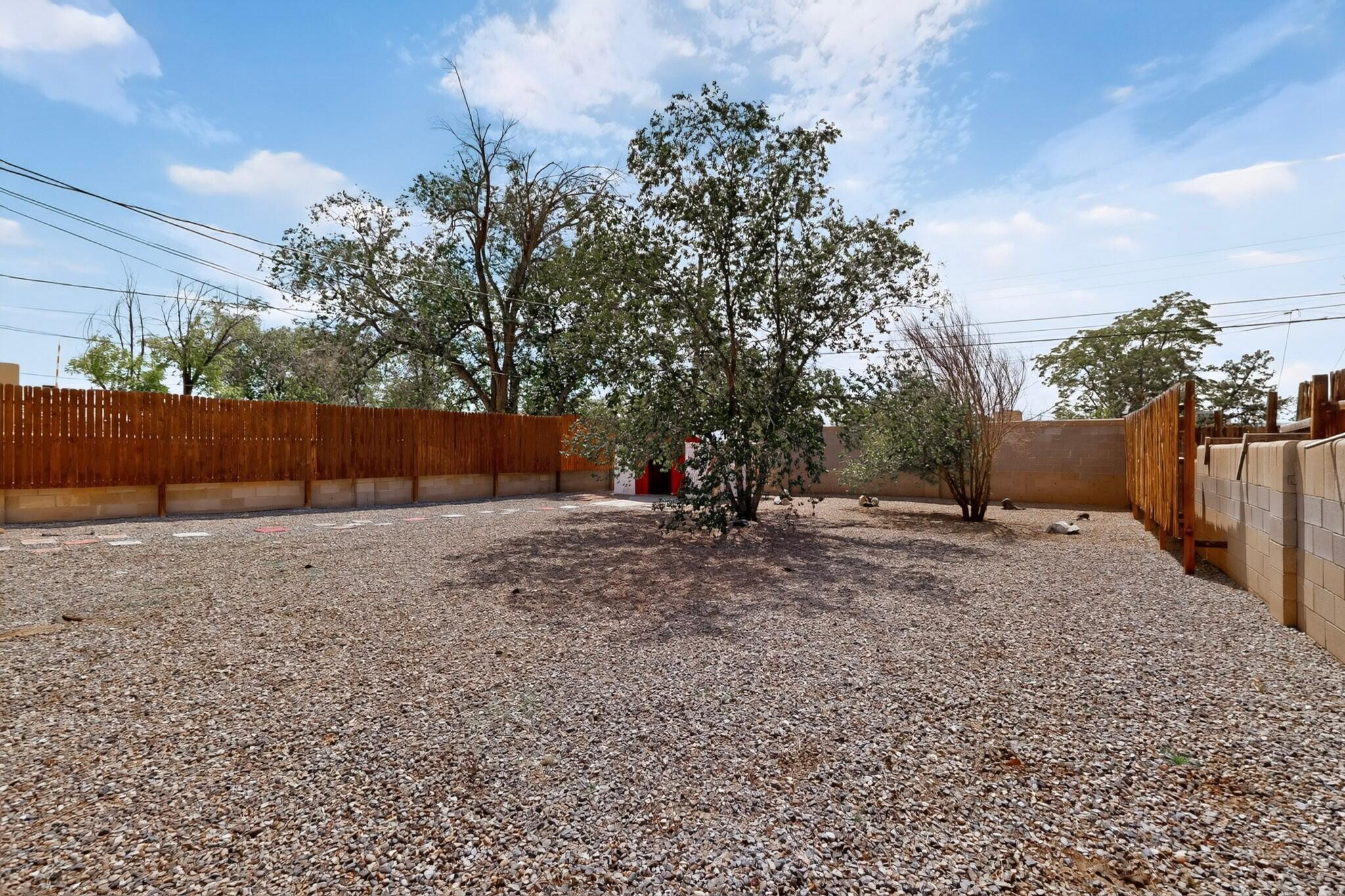 Photo 7 — 821 Cagua Drive SE