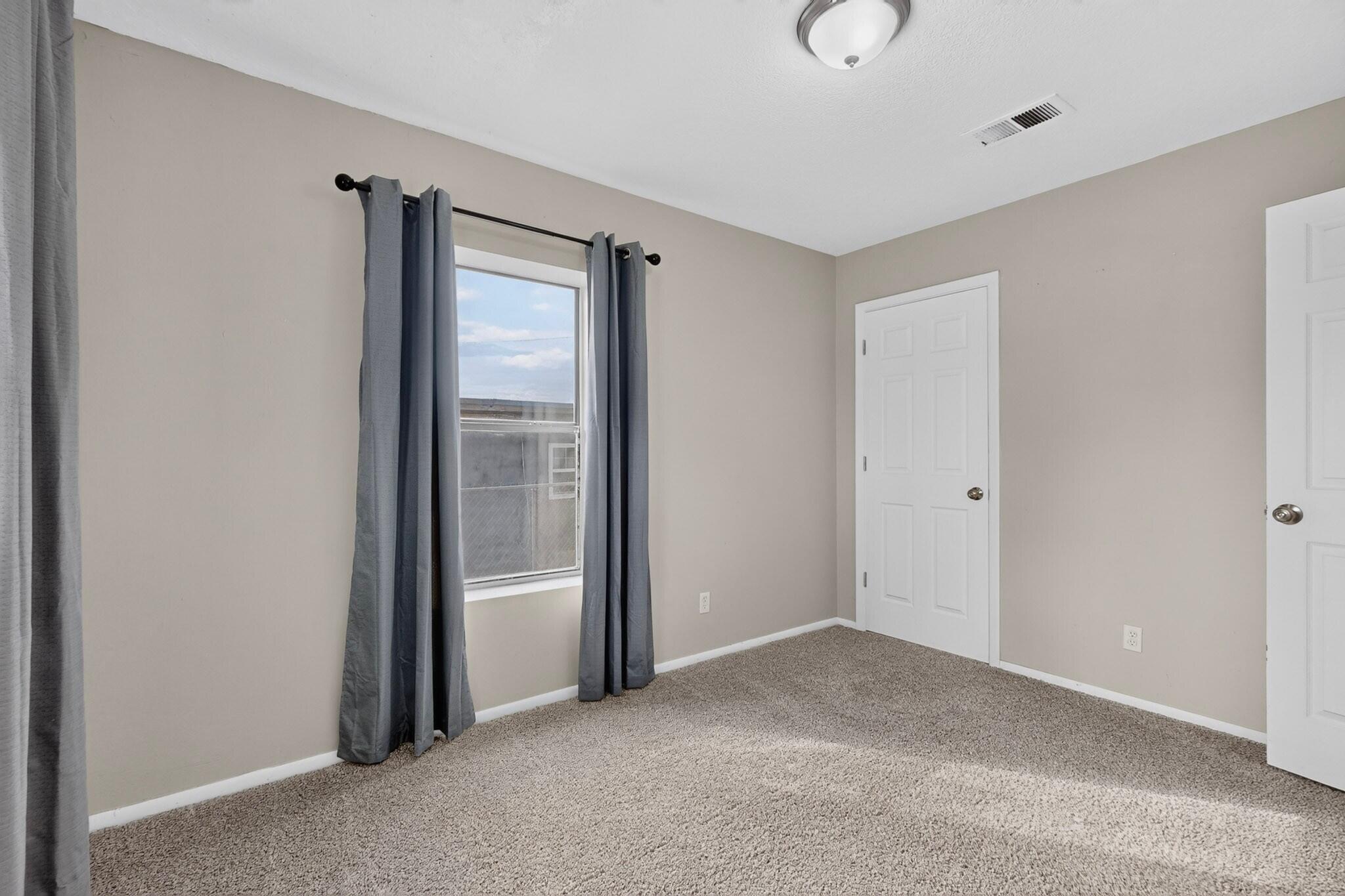 Photo 17 — 1500 Alamo Avenue SE