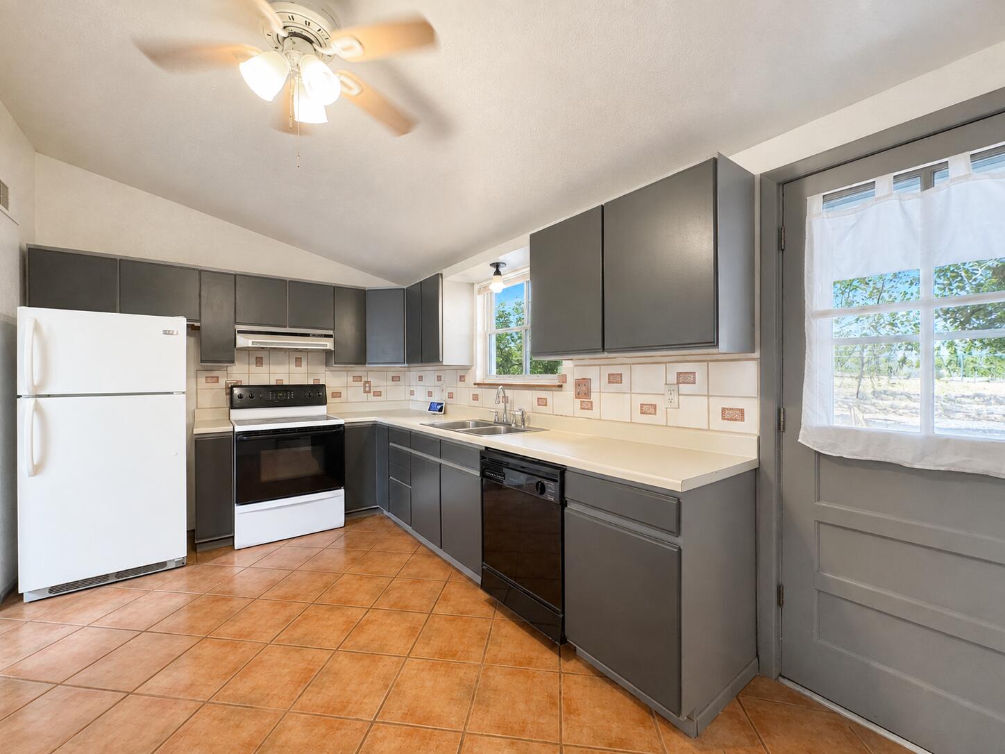 Photo 12 — 11420 Angelina Place NE