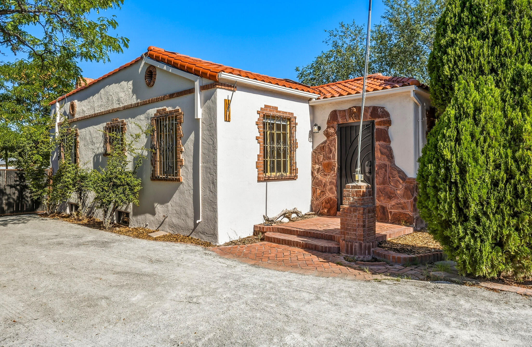 613 Isleta Boulevard SW, Albuquerque, NM 87105