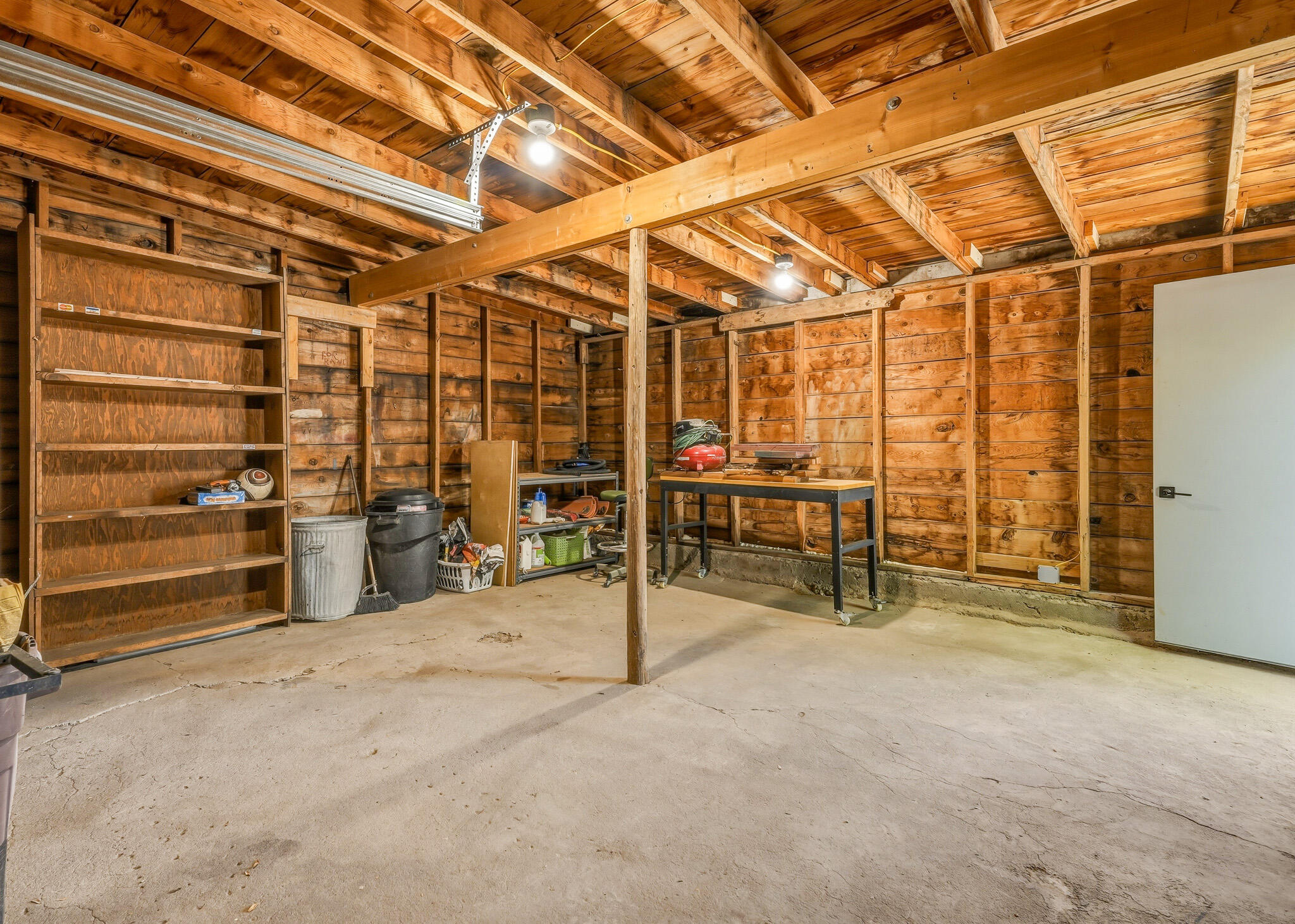Photo 19 — 613 Isleta Boulevard SW