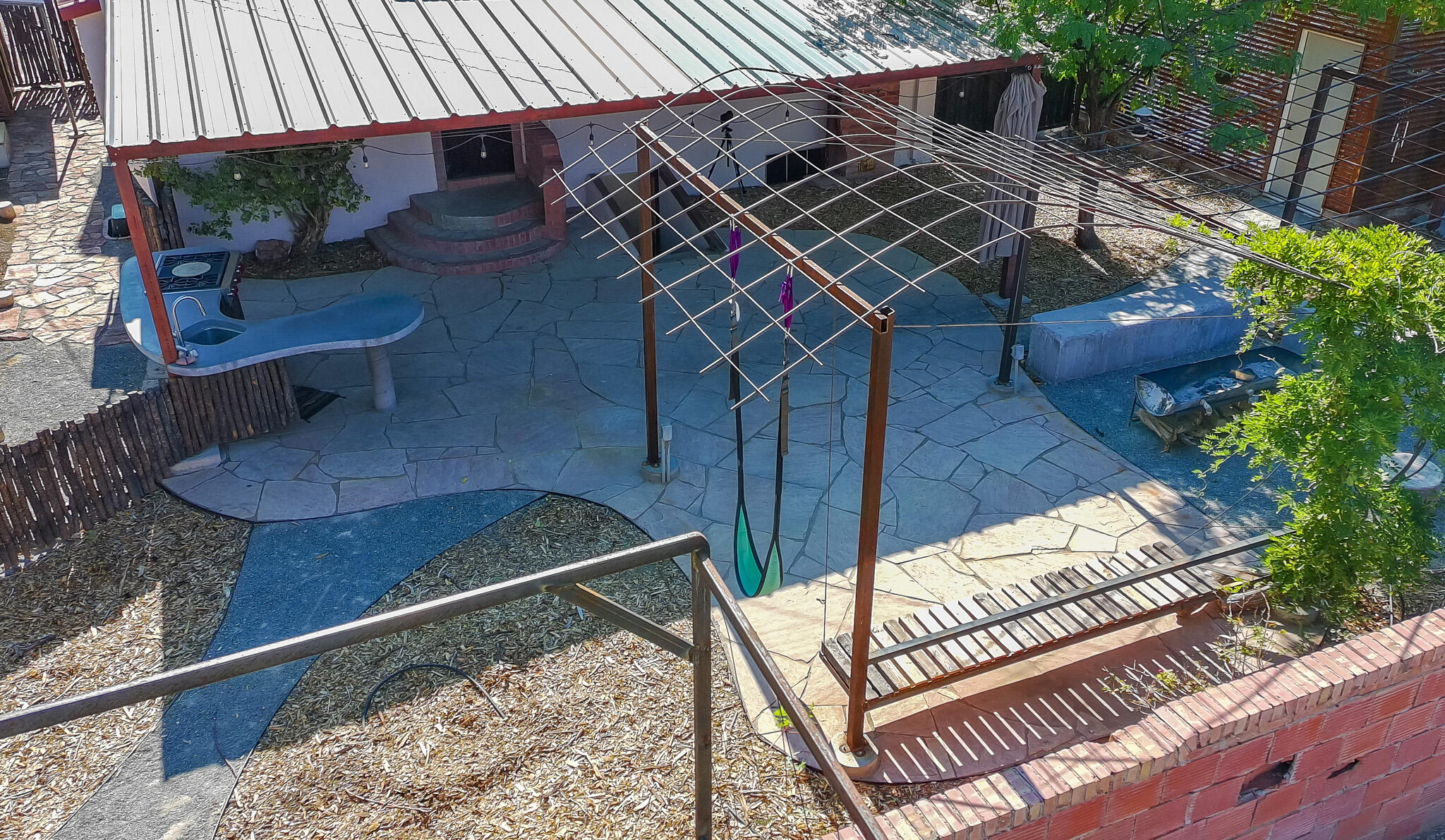 Photo 7 — 613 Isleta Boulevard SW