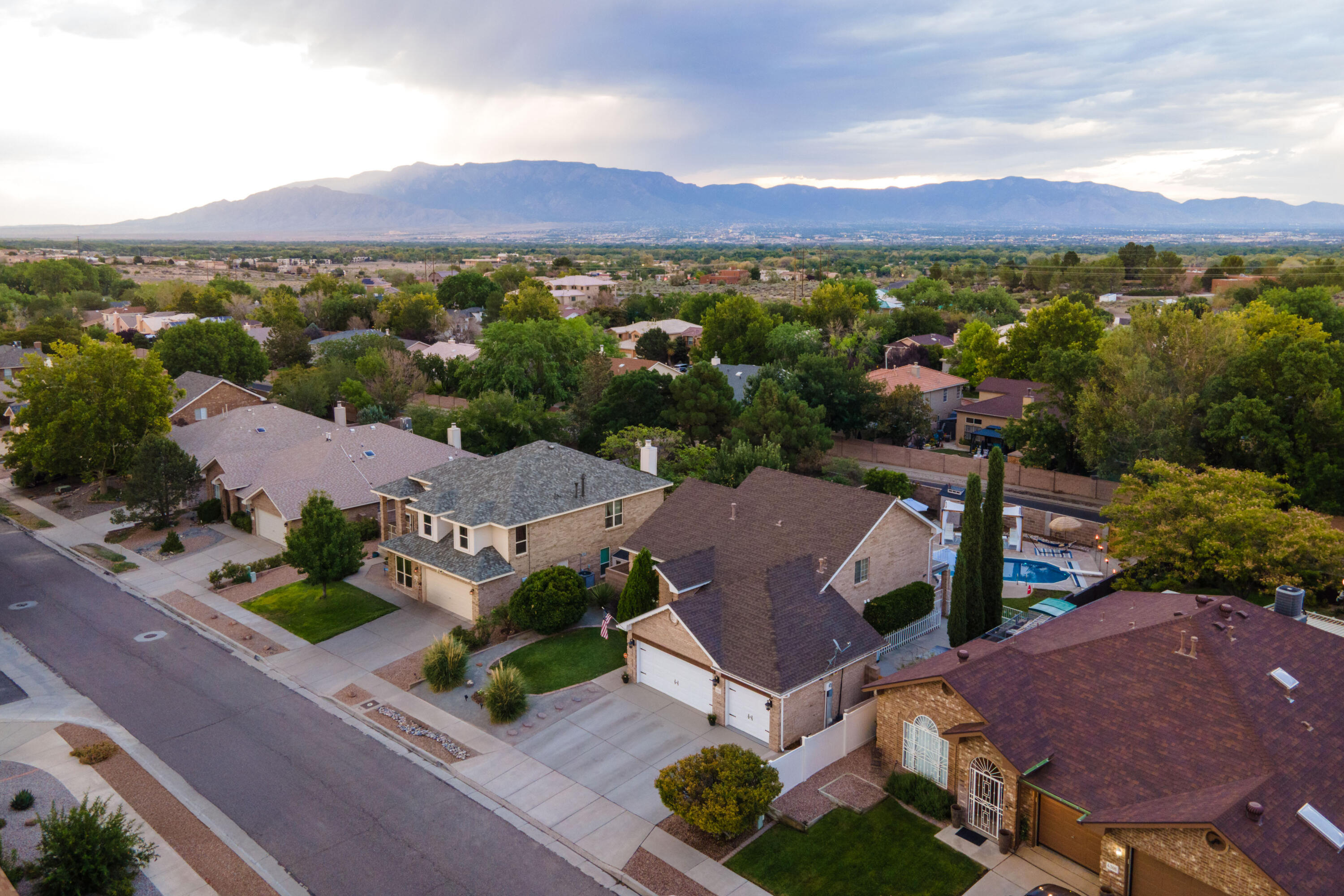 Photo 2 — 4304 Rio Colorado Road NW