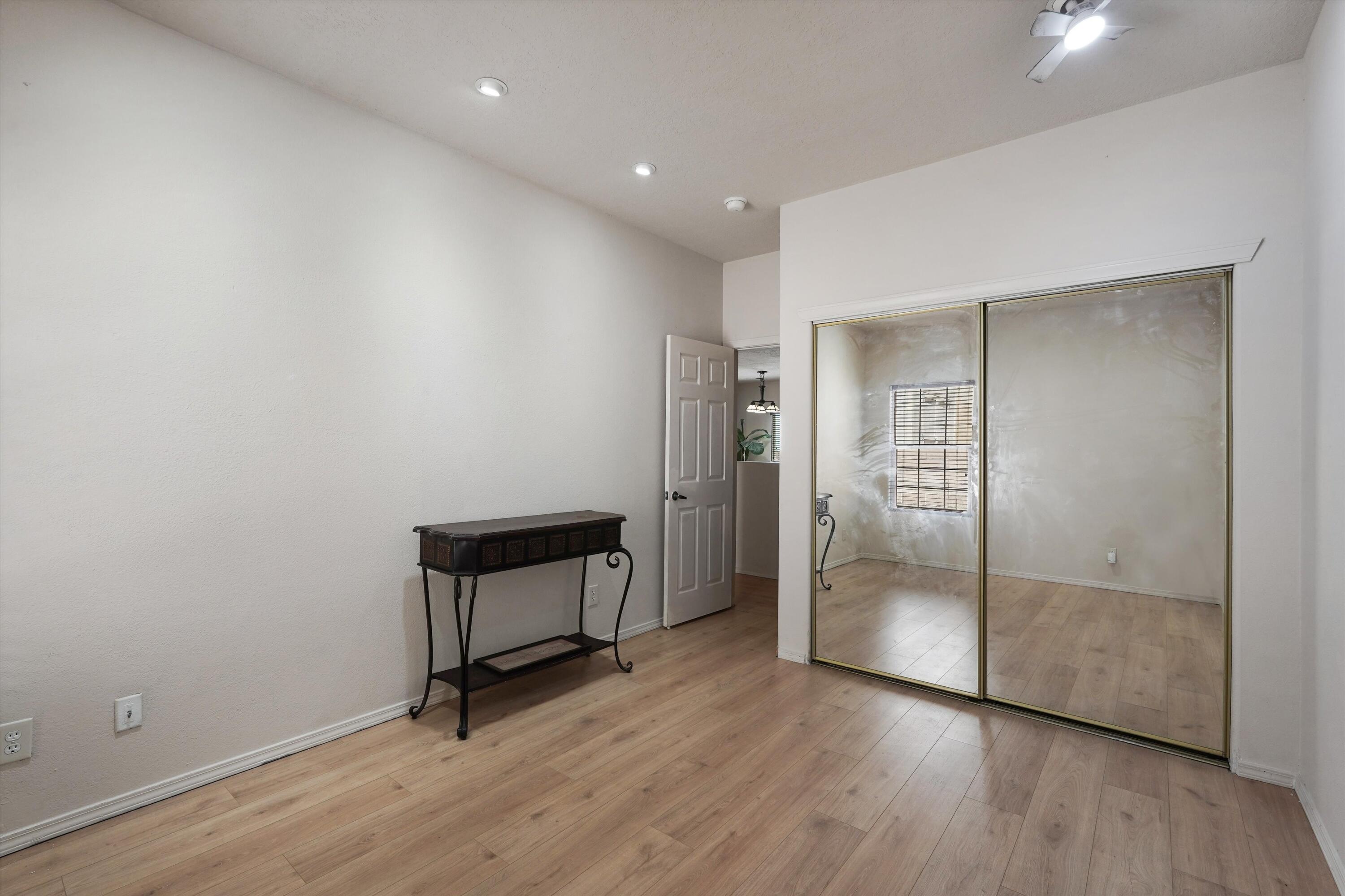 Photo 9 — 5524 Gladstone Drive NE