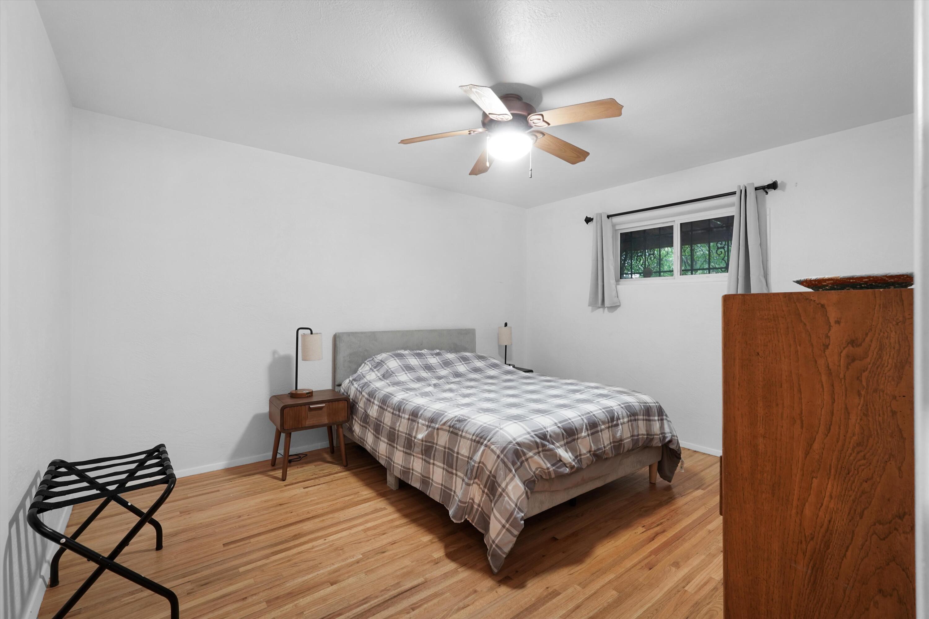 Photo 16 — 400 Sierra Drive SE