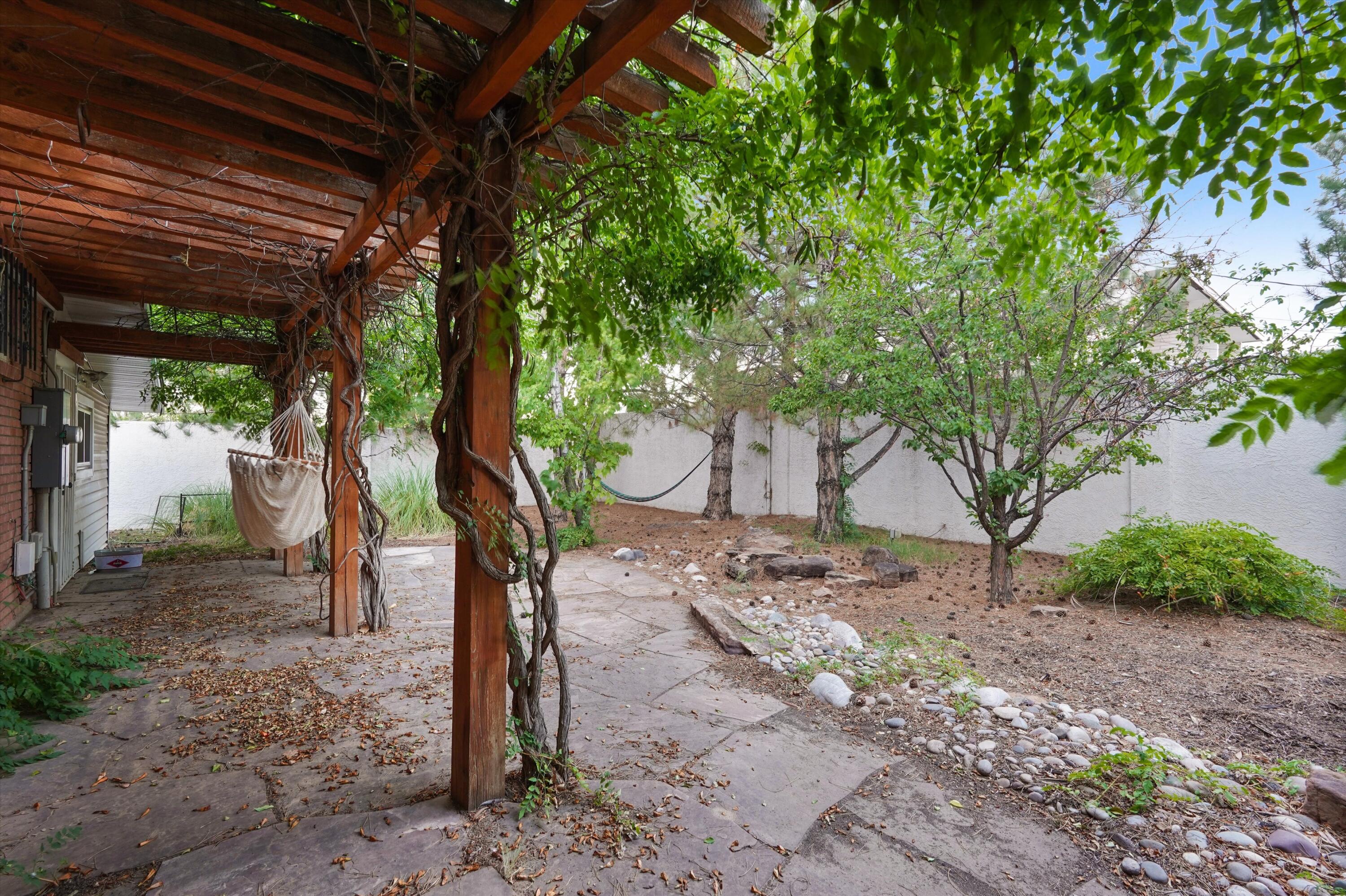 Photo 6 — 400 Sierra Drive SE