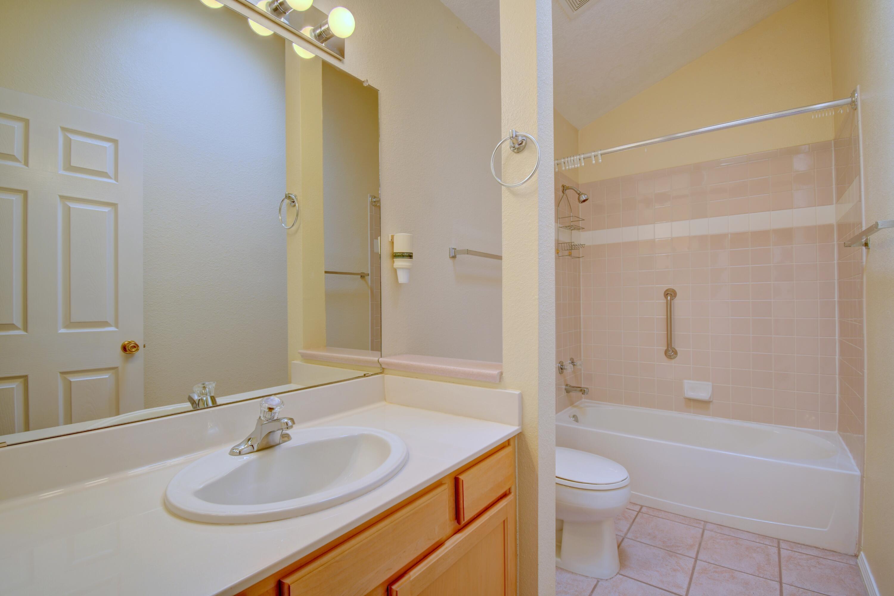 Photo 11 — 4921 Hayworth Hills Drive NE