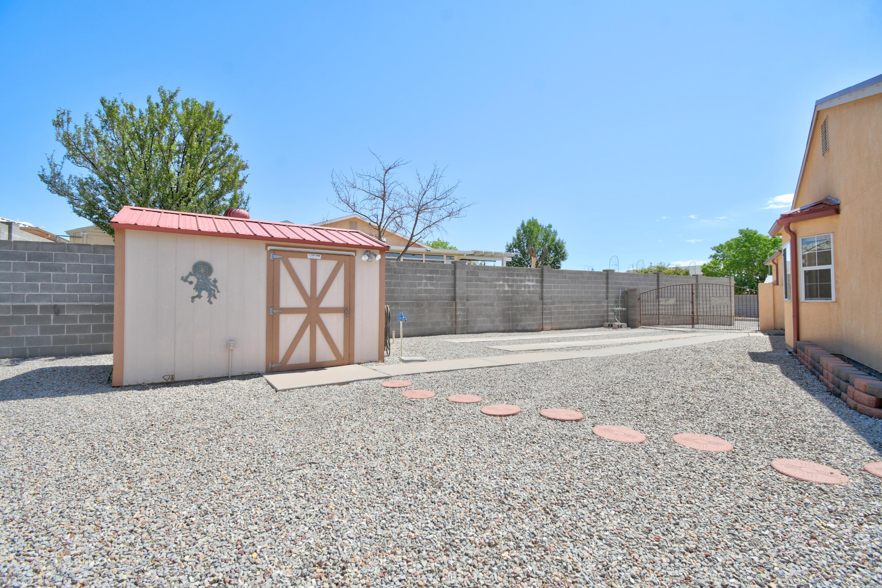 Photo 5 — 4921 Hayworth Hills Drive NE