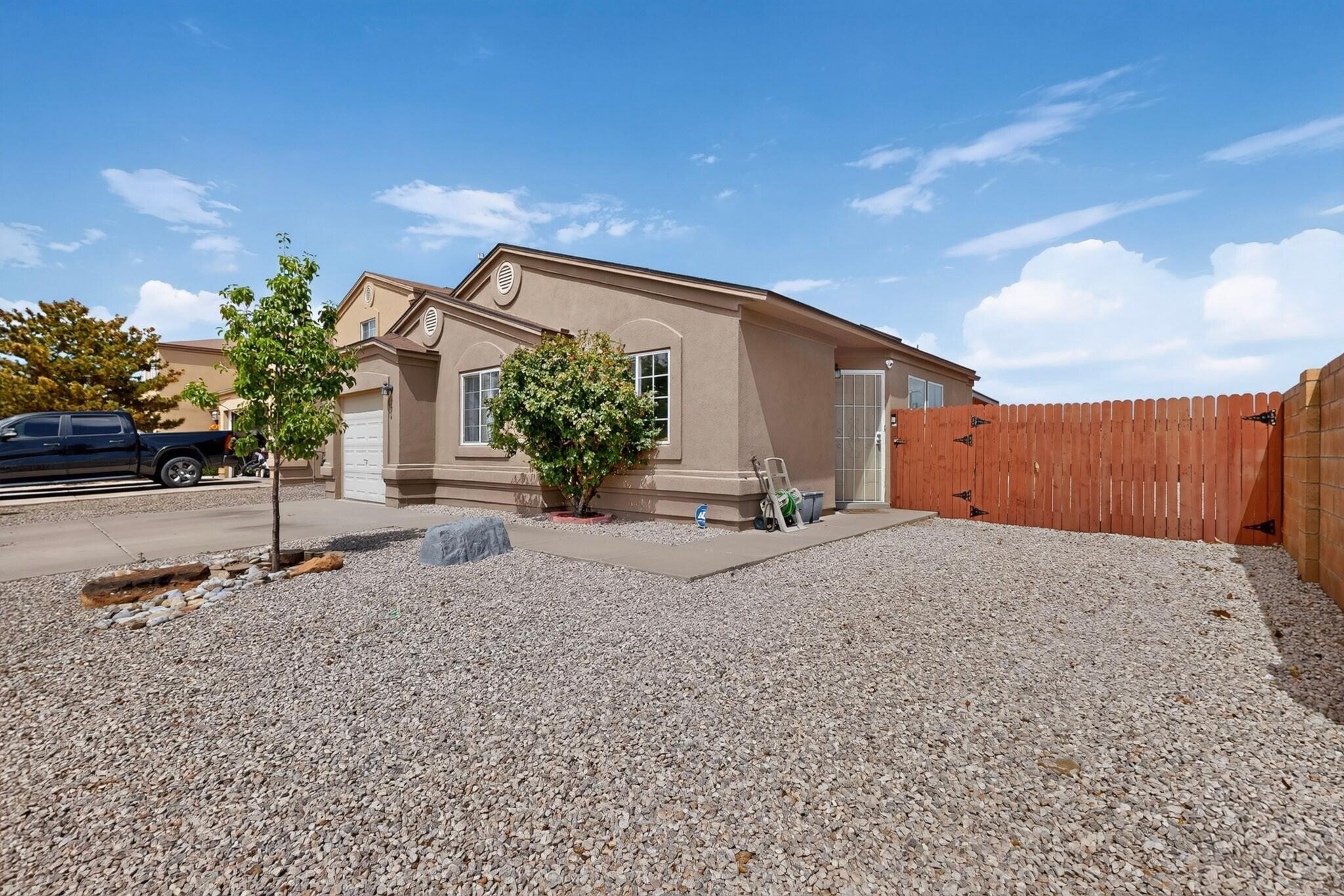 736 Torretta Drive SW, Albuquerque, NM 87121