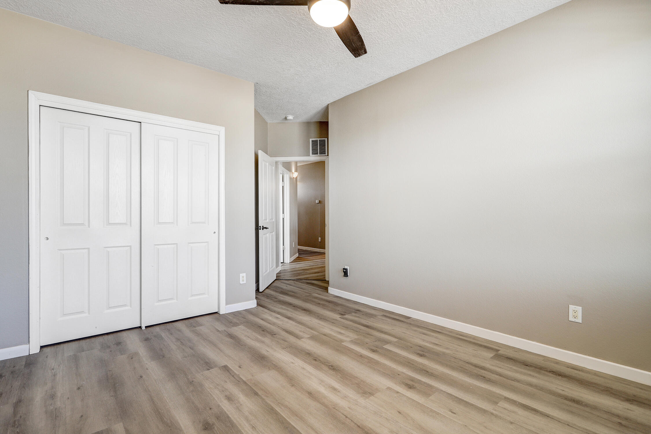 Photo 17 — 2212 Garden Road NE