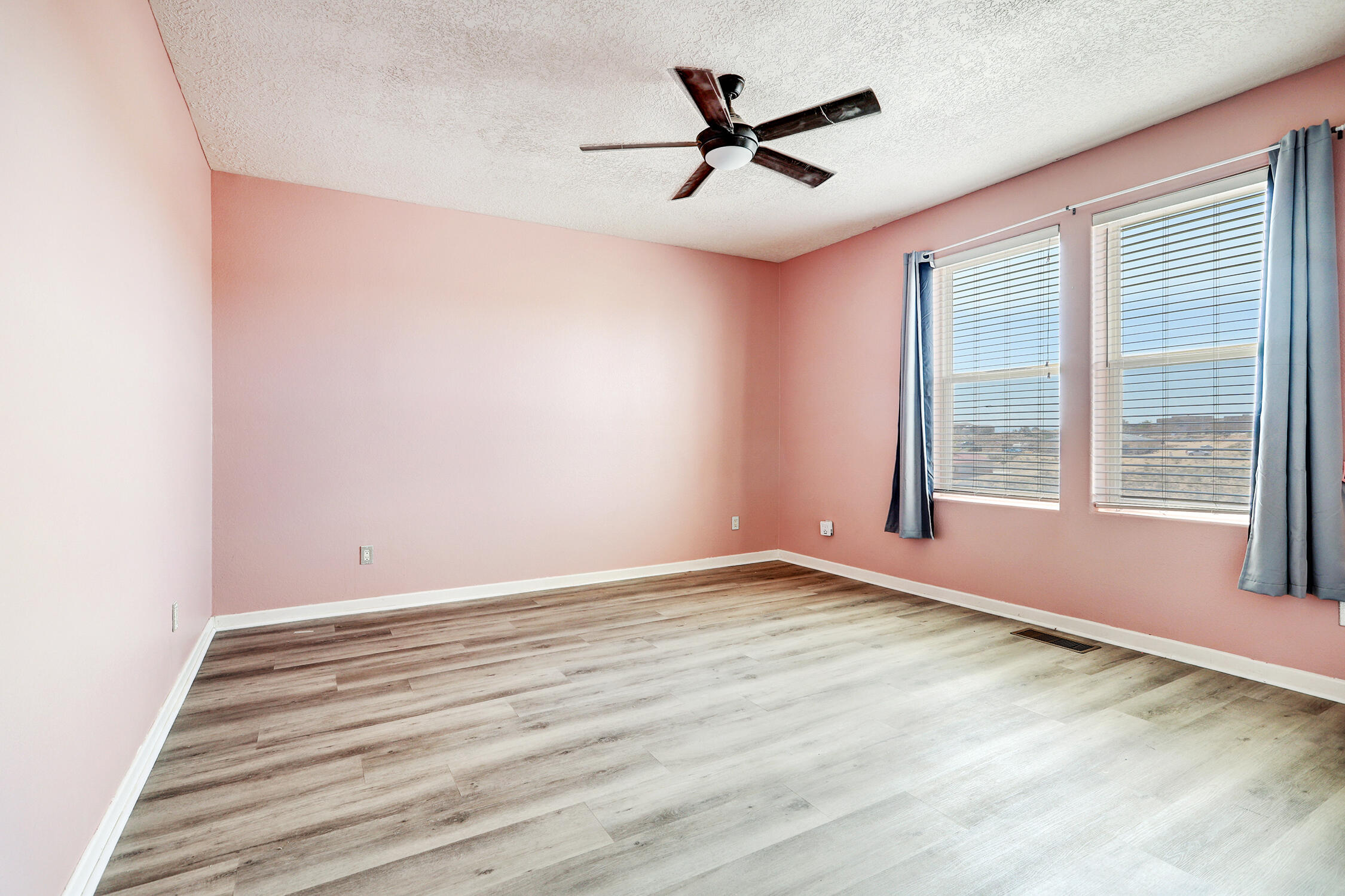 Photo 14 — 2212 Garden Road NE