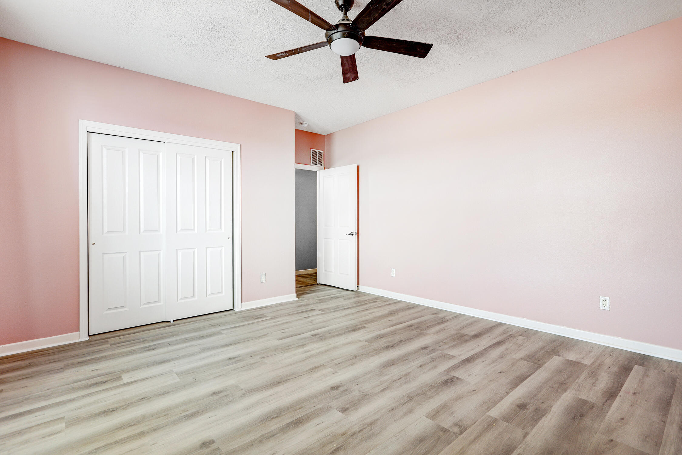 Photo 13 — 2212 Garden Road NE